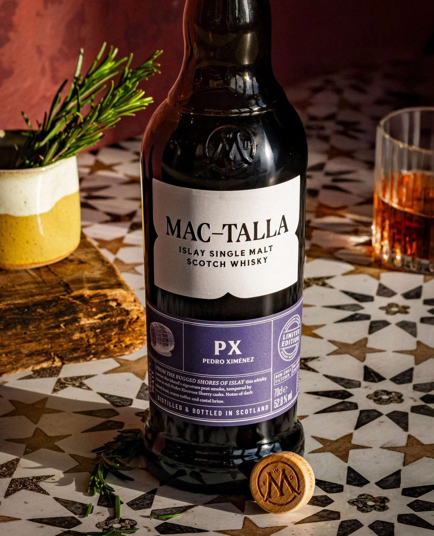 Have you tasted our MacTalla PX? Just the right amount of sweet and balanced with a hint of smoke. 🥃⁠
How would you enjoy this whisky? Neat? Over Ice? Let us know.👇🏻⁠
⁠
⁠
⁠
⁠
⁠
⁠
⁠
#islay #mactalla #scotch #whisky #whiskey #maritime #terra #mara #