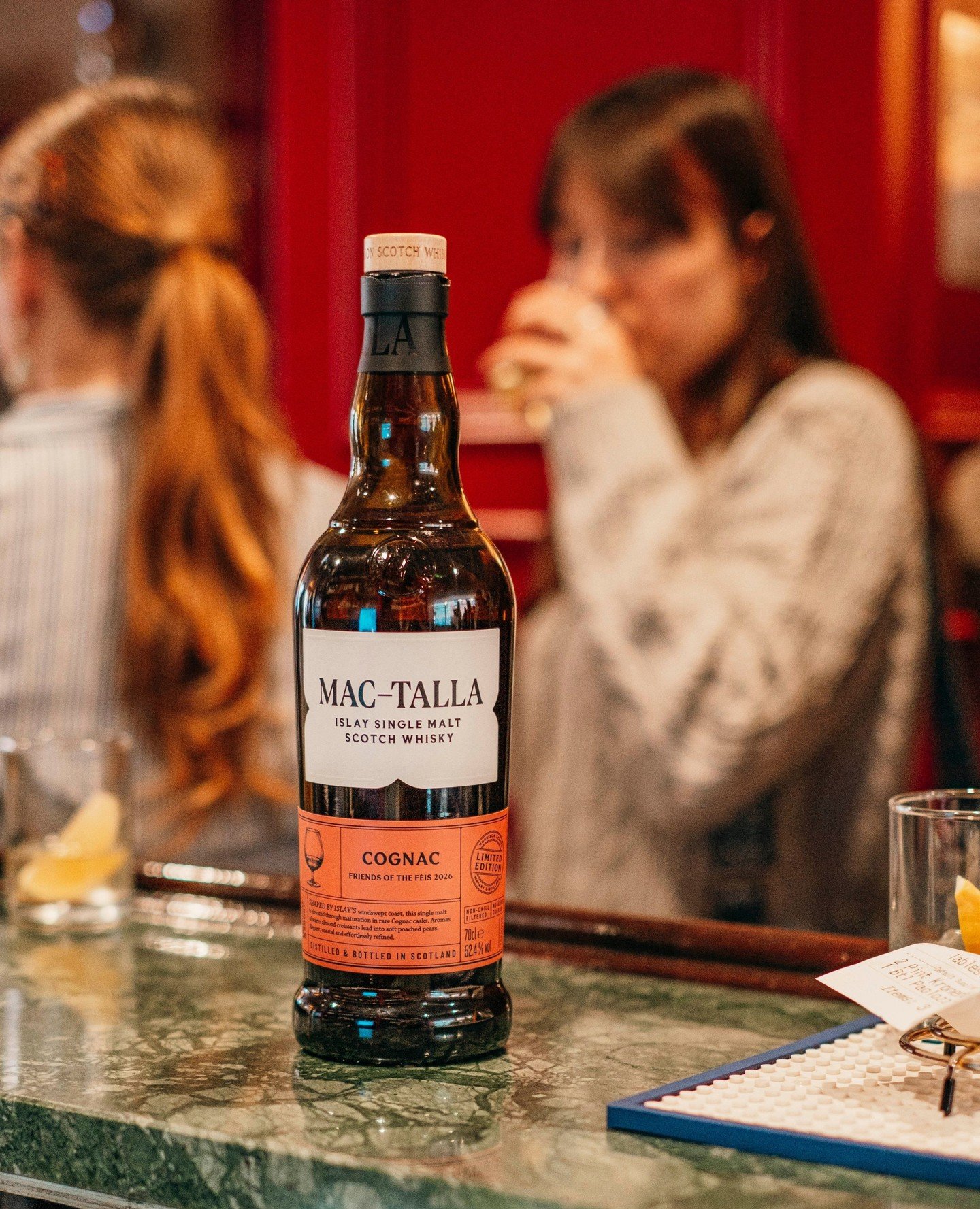 Our Friends of the  F&egrave;is 2026 edition has officially arrived.☀️⁠
⁠
Matured in vibrant Cognac casks and balanced with subtle Islay smoke, this limited release delivers layers of tropical fruit, soft spice and a lingering smoky finish.⁠
Bright, 