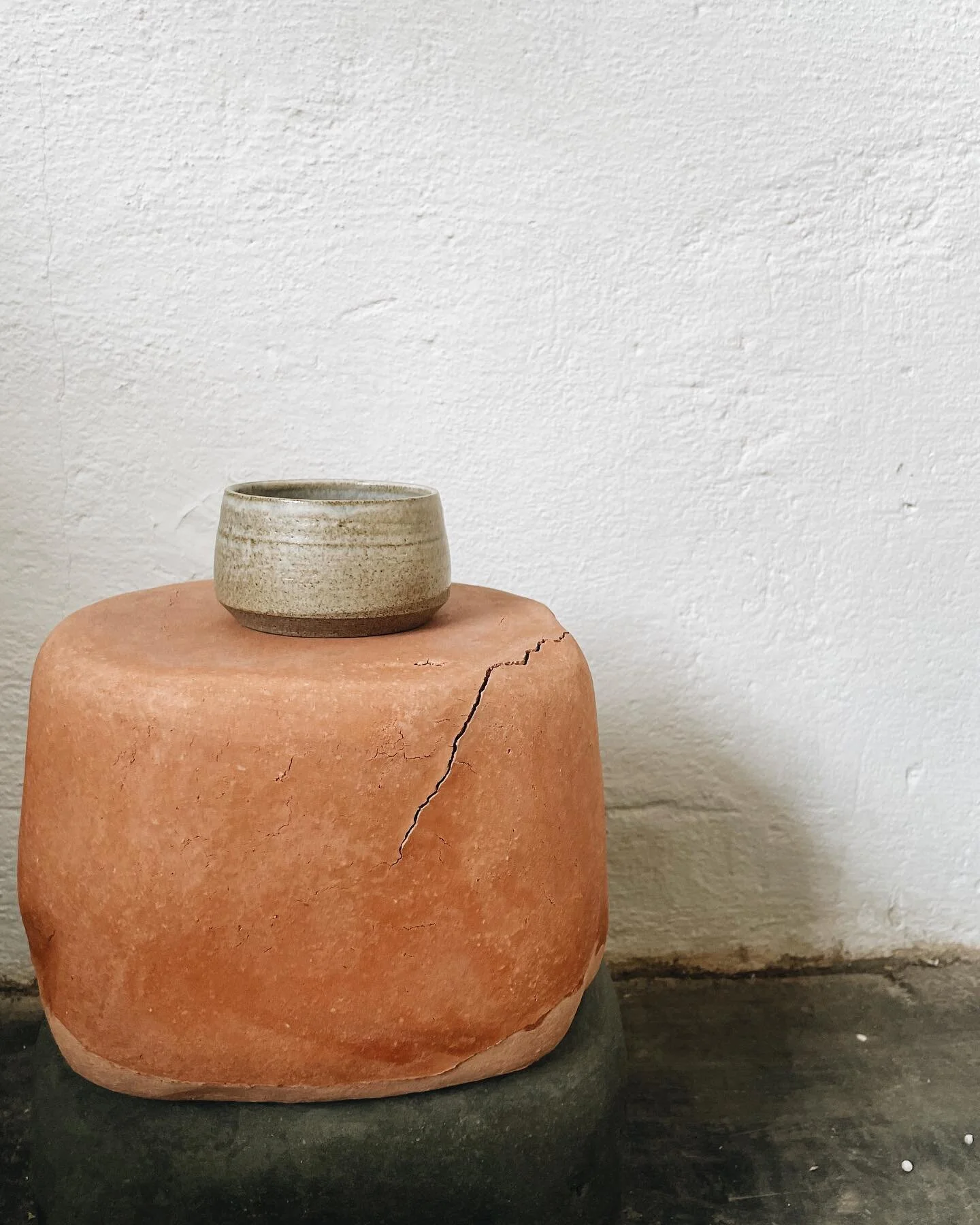 Unsere Kiste ist voll mit Einzelst&uuml;cken, Samples, Prototypen und B&ndash;Ware. Es wird wieder h&ouml;chste Zeit f&uuml;r einen Samples and Seconds #storysale

Freitag um 12 geht's los 🧡

#handmade #modernceramics #samples #seconds #grasler