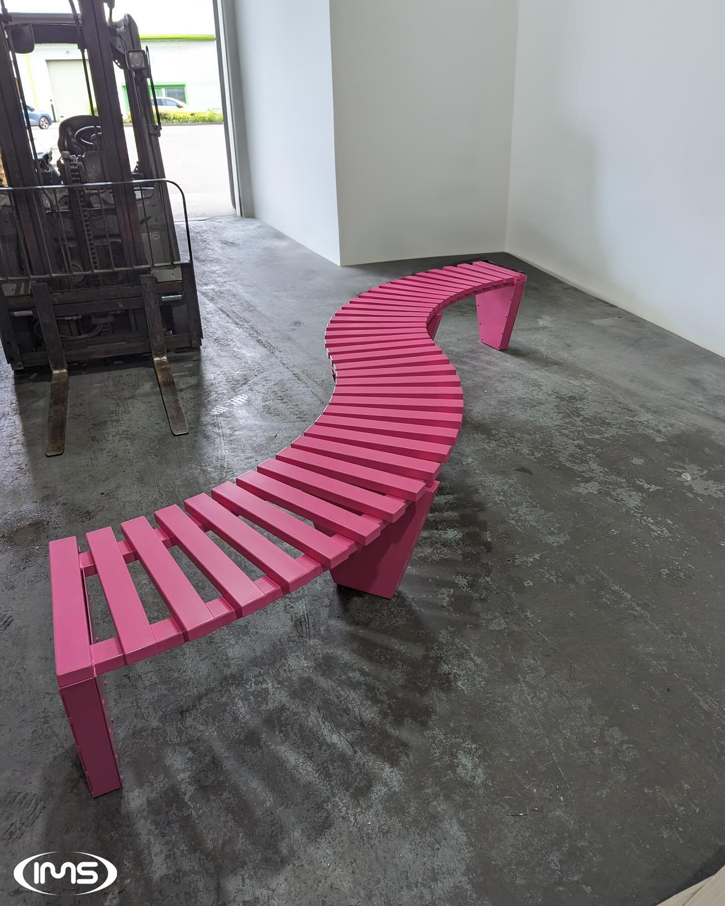 Adding a pop of colour and a touch of style with this hot pink curved stainless steel bench! 💖 The perfect blend of modern style and lasting quality. Made for one of our trade customers, it is quite the stand out! 🌸🌷🎀

#StainlessSteel #VibrantSty