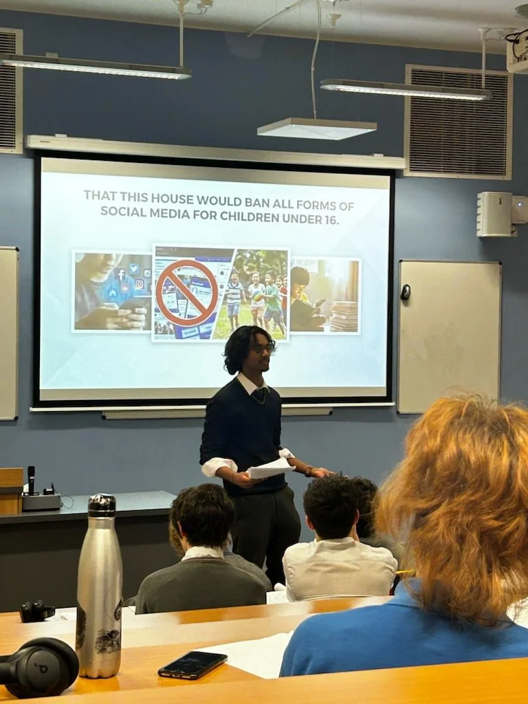 Confidence And Conviction On The Debating Stage