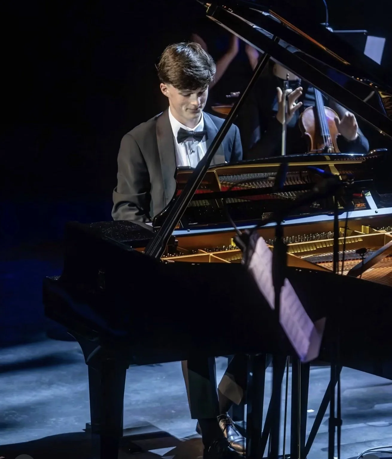 Cillian Hits the High Notes!