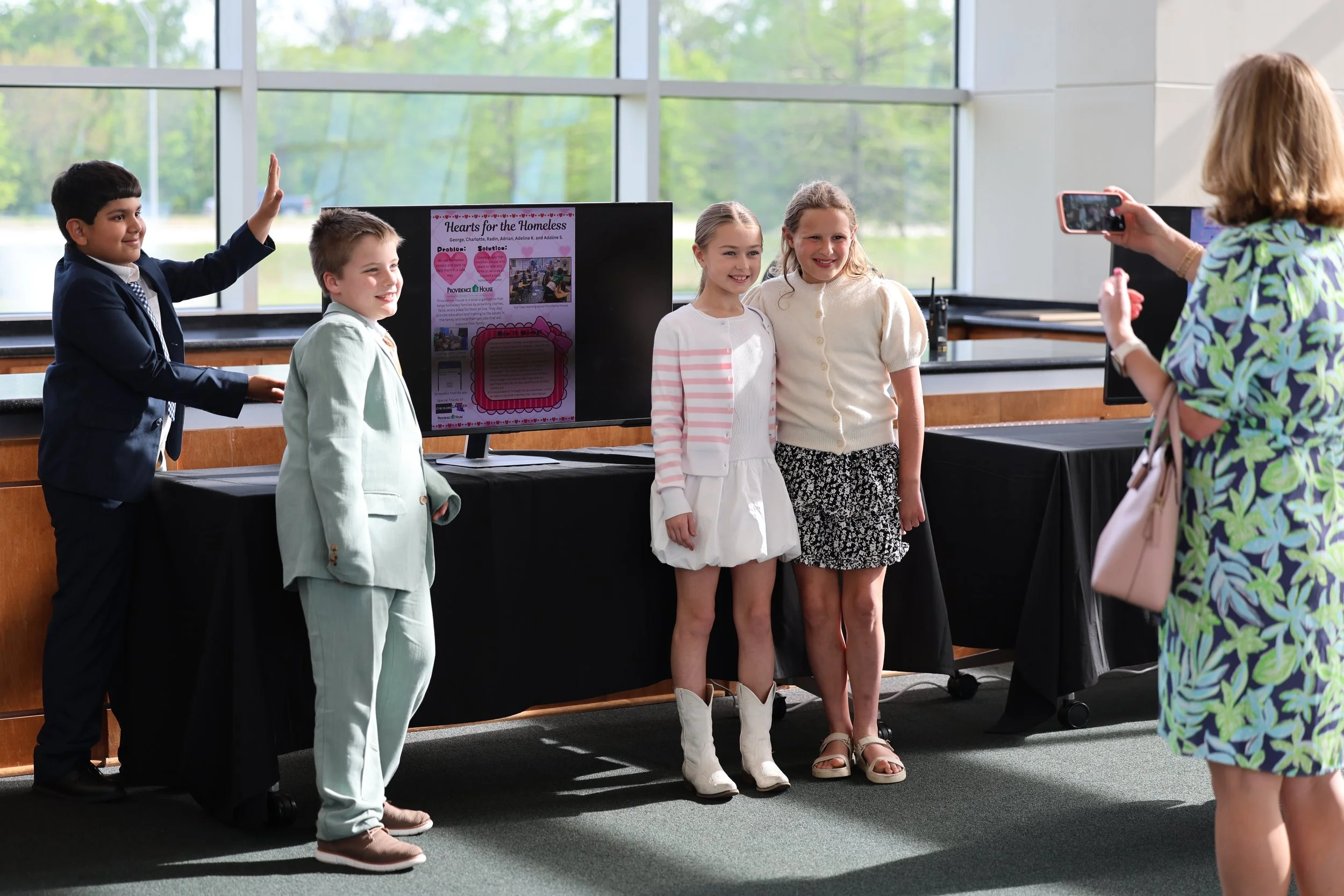South Highlands Elementary Magnet School students pose with their Presidential AI Challenge Project