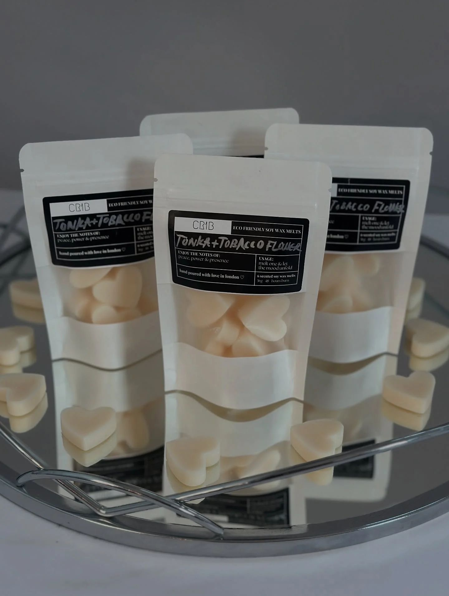 🕯️ 𝐁𝐈𝐆 𝐍𝐄𝐖𝐒 𝐰𝐚𝐱 𝐦𝐞𝐥𝐭 𝐥𝐨𝐯𝐞𝐫𝐬 🤍✨ after lots of melting and testing, our all-natural soy wax melts are finally here! 🎉 we&rsquo;re kicking things off with 𝟏𝟎 𝐞𝐱𝐜𝐥𝐮𝐬𝐢𝐯𝐞 𝐩𝐨𝐮𝐜𝐡𝐞𝐬 in 𝟑 𝐨𝐟 𝐨𝐮𝐫 𝐭𝐨𝐩 𝐬𝐞𝐚𝐬𝐨?