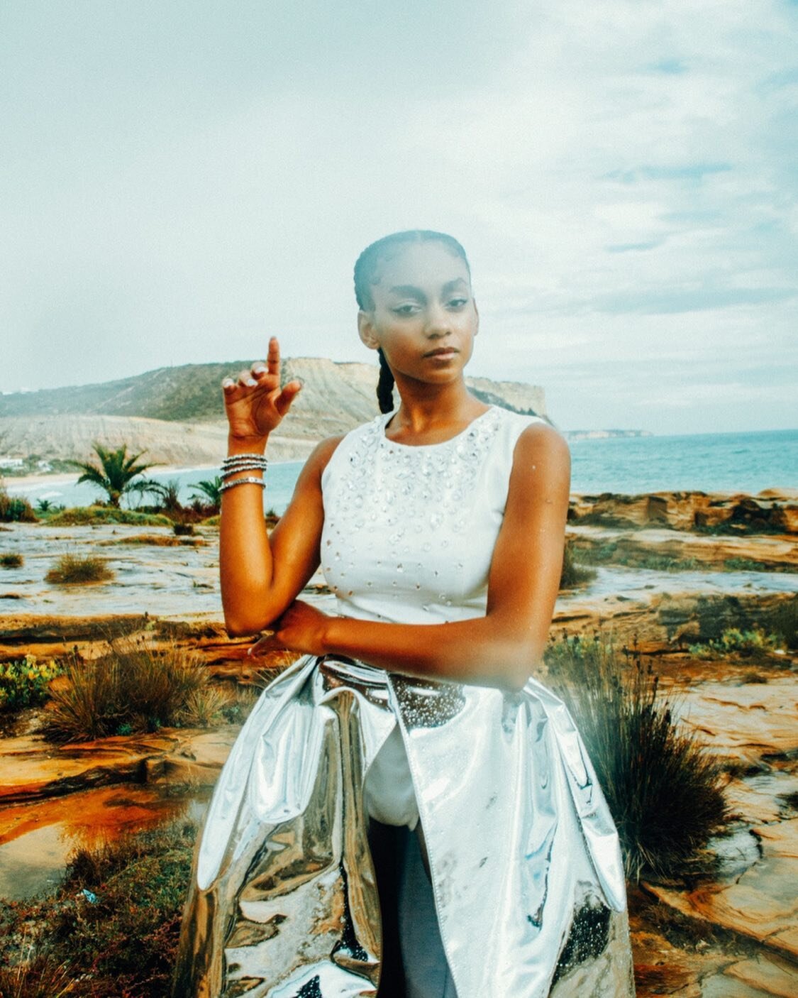 Silver raindrop 💎

Embellished in @swarovski 
Photography @stamatobaptista 
Model @jessica_freitas_vk 
Makeup artist @anavieira.makeup @avamakeupschool and her wonderful team

#SLKDesigns #igniteyourdreams #couturefashion #londonfashionweek #lfw22 #