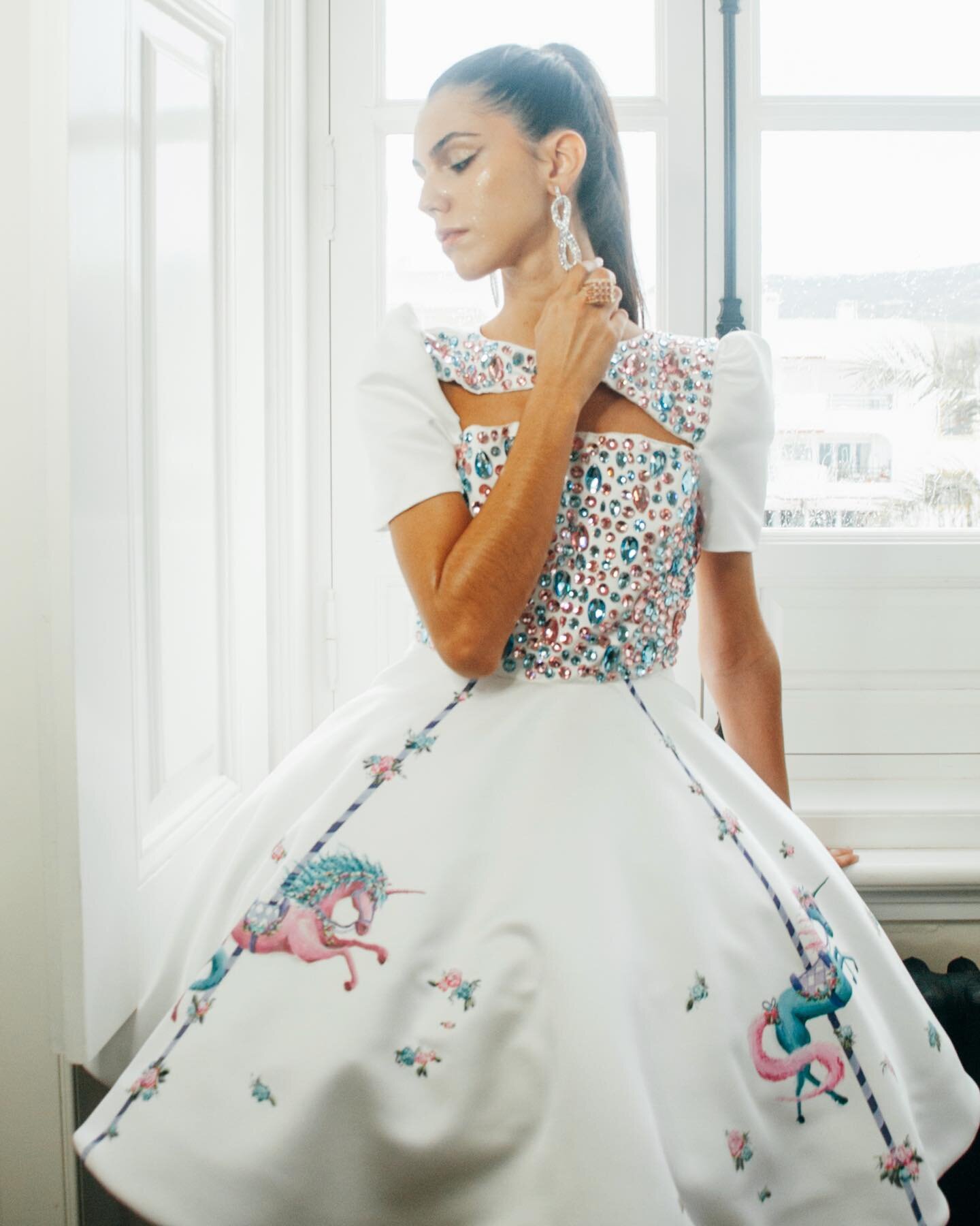 The Carousel &ldquo;Welcome to My Wonderland&rdquo; 🦄💎

Hand painted @dariasouzdalev 
Photographer @stamatobaptista 
Model @onwaymodels 
Makeup artist @avamakeupschool 

#SLKDesigns #igniteyourdreams #fashionweek #handpaintedfabric #couturedress #s