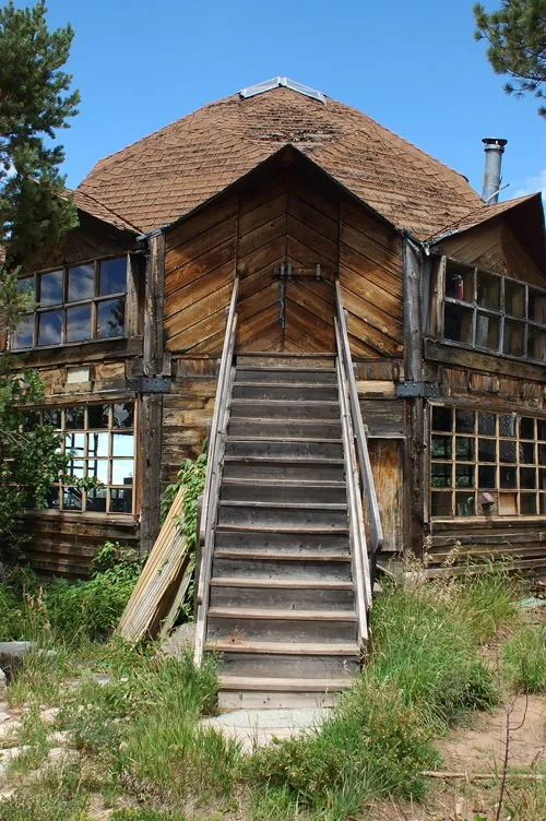 Lama Foundation, New Mexico. Built in the 60s/70s, then following a fire rebuilt in the 90s, the Lama Foundation emphasised DIY builds from natural materials. 