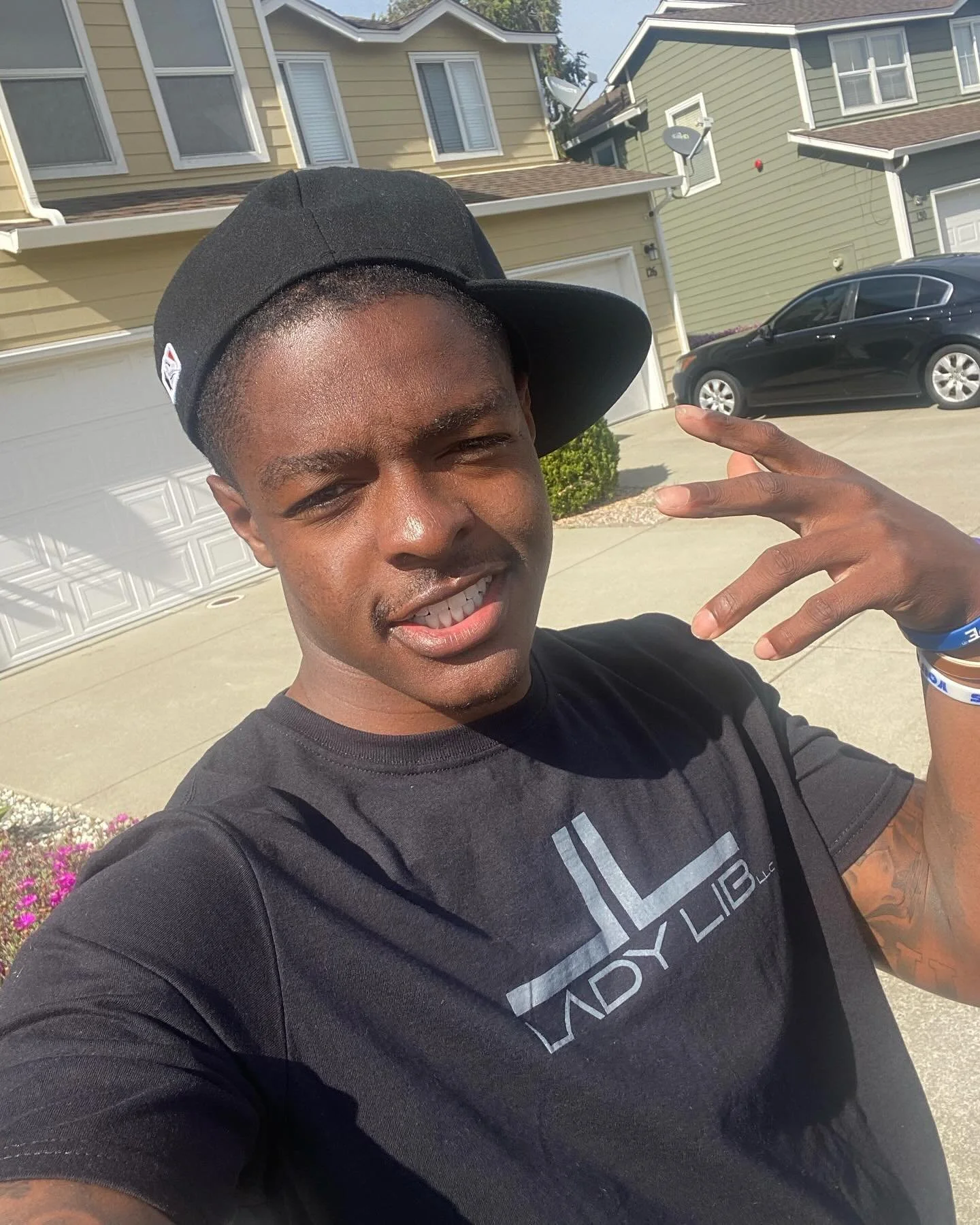 Happy Birthday to one of the most genuine souls of the Lady Lib family. Straight Cali! We look forward to celebrating with you later today. - @lil_beejay4hunnin 
#nflagent #NFL #CFL #XFL #UFL #USFL #NFLDraft #womeninsports #football #cfb #nil #big12