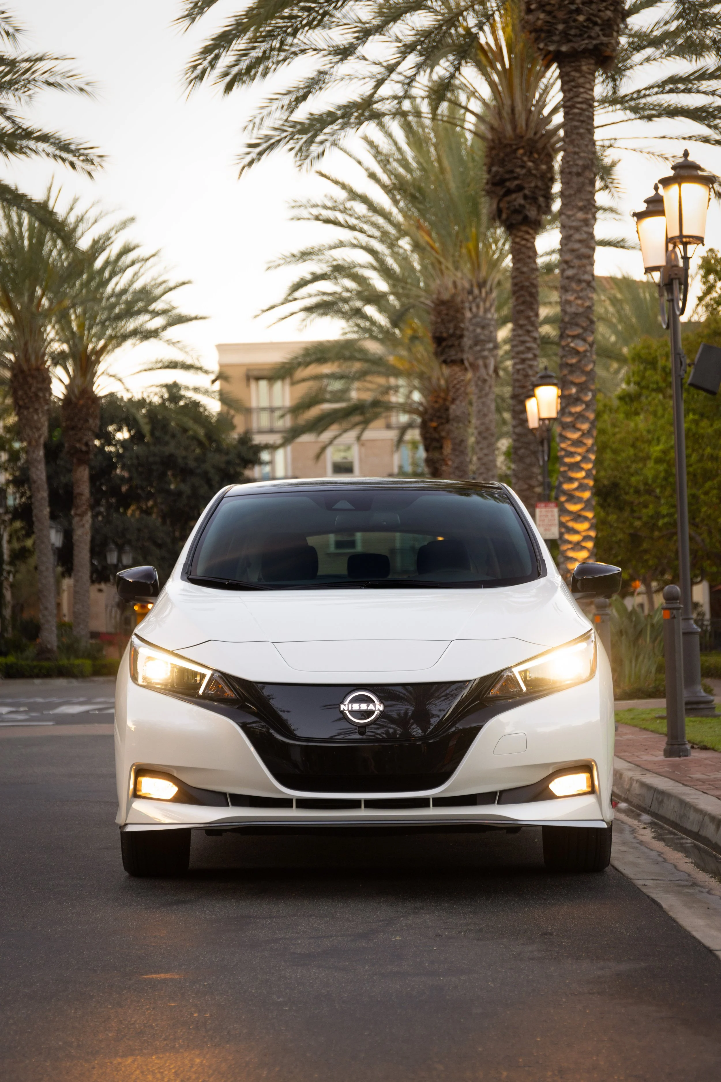 2023 Nissan LEAF-10-source.jpg