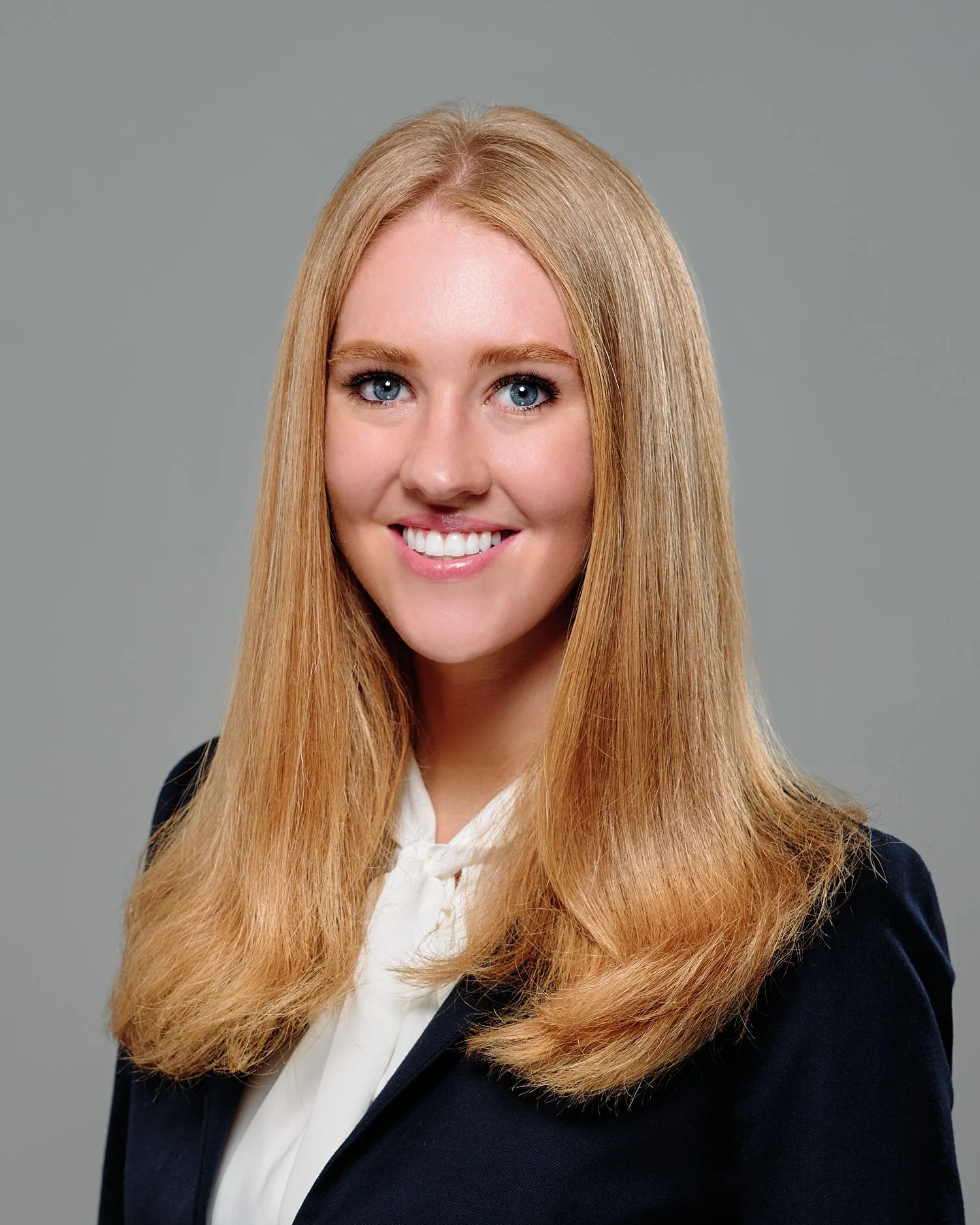  Professional studio headshots for Ailaura Donahoe, a Medical Graduate at Drexel University College of Medicine, applying for residency programs! I hope you get into your first choice program. 