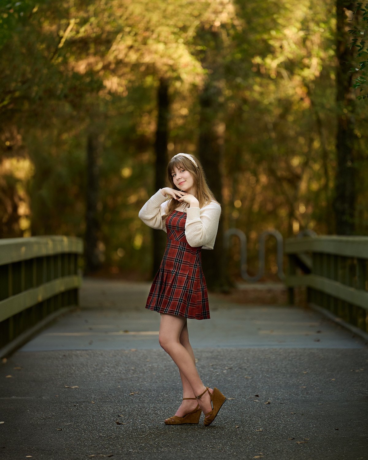 Hannah-Nieuwveld-high-school-senior-girl-pond-lake-20230819_Z917912-r1.jpg