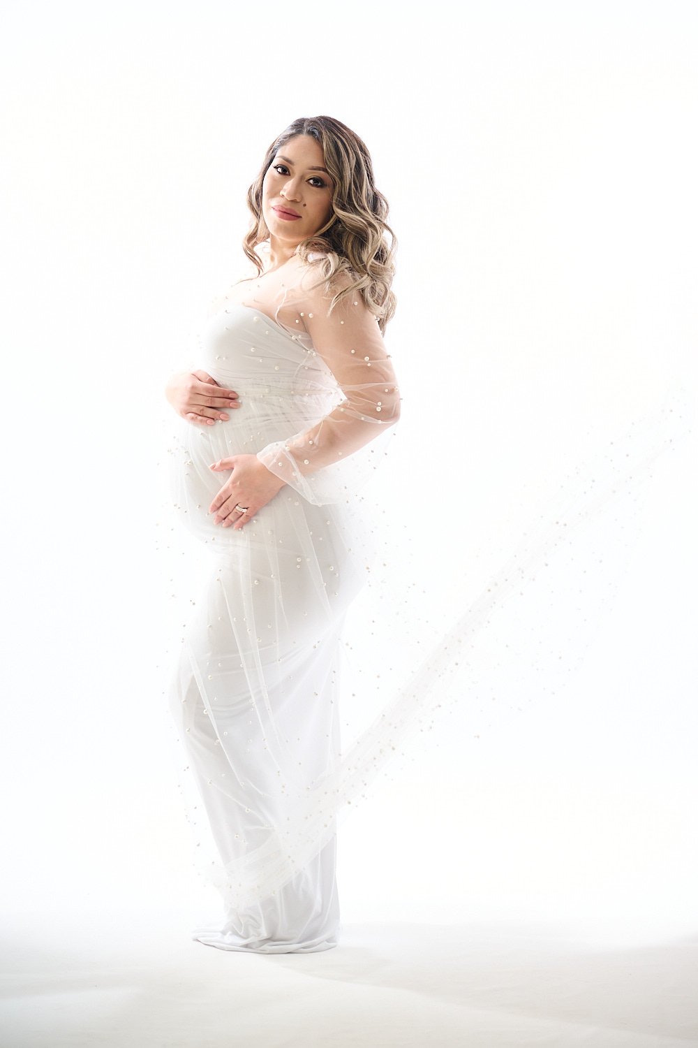 Diana-Maldonado-expecting-mother-maternity-pregnant-2023-06-03-Shoott-Studio-40801.jpg