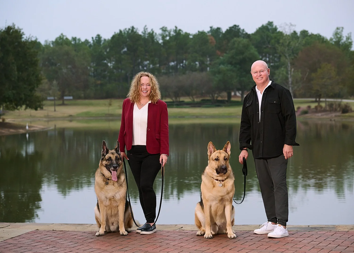Anne-James-Bolton-Odin-Zeus-Shepherd-dog-family-Christmas-20241102_Z918894-r2.jpg