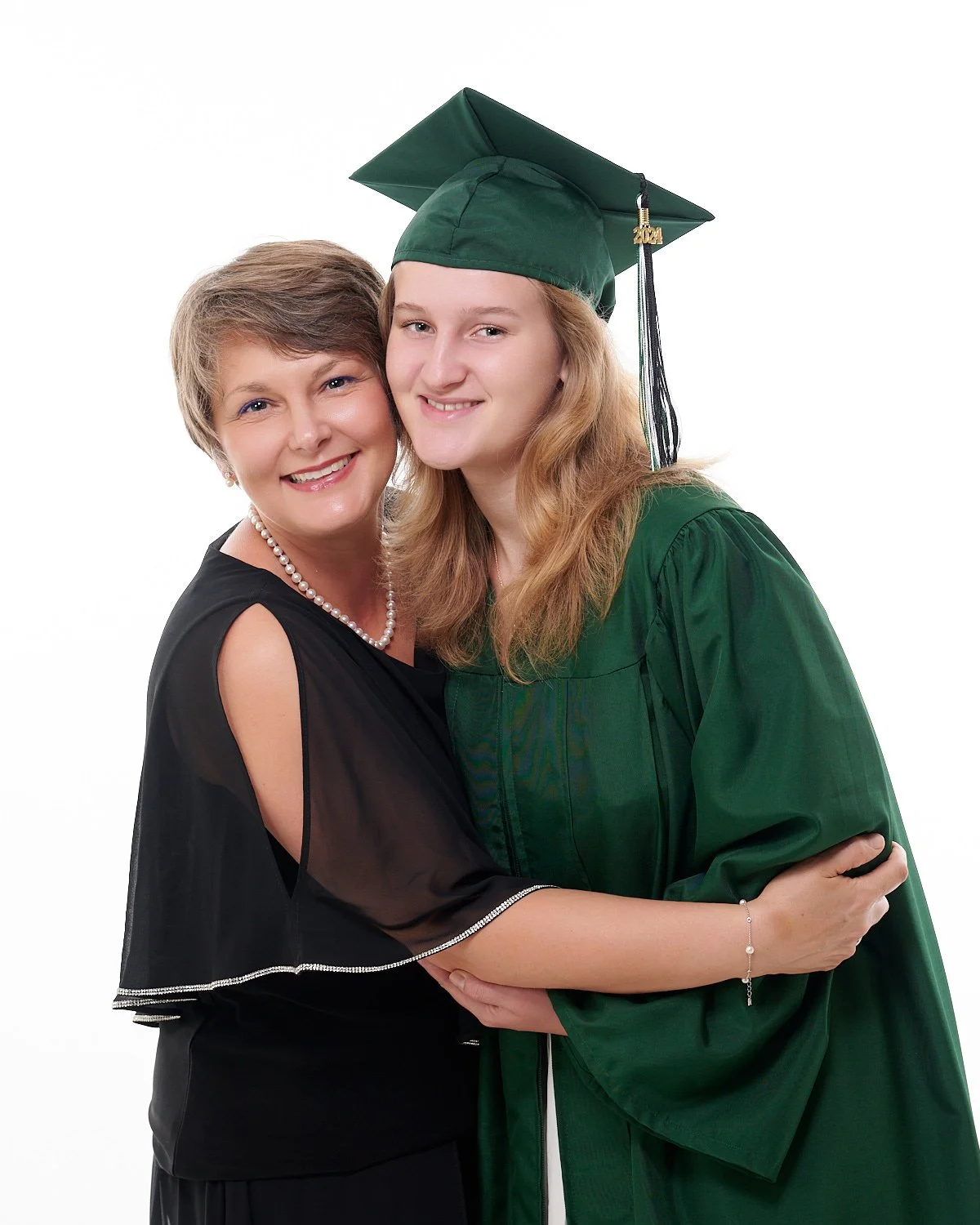 Alenka-graduation-family-studio-portrait-graduation-high-school-20240529-Z900297.jpg