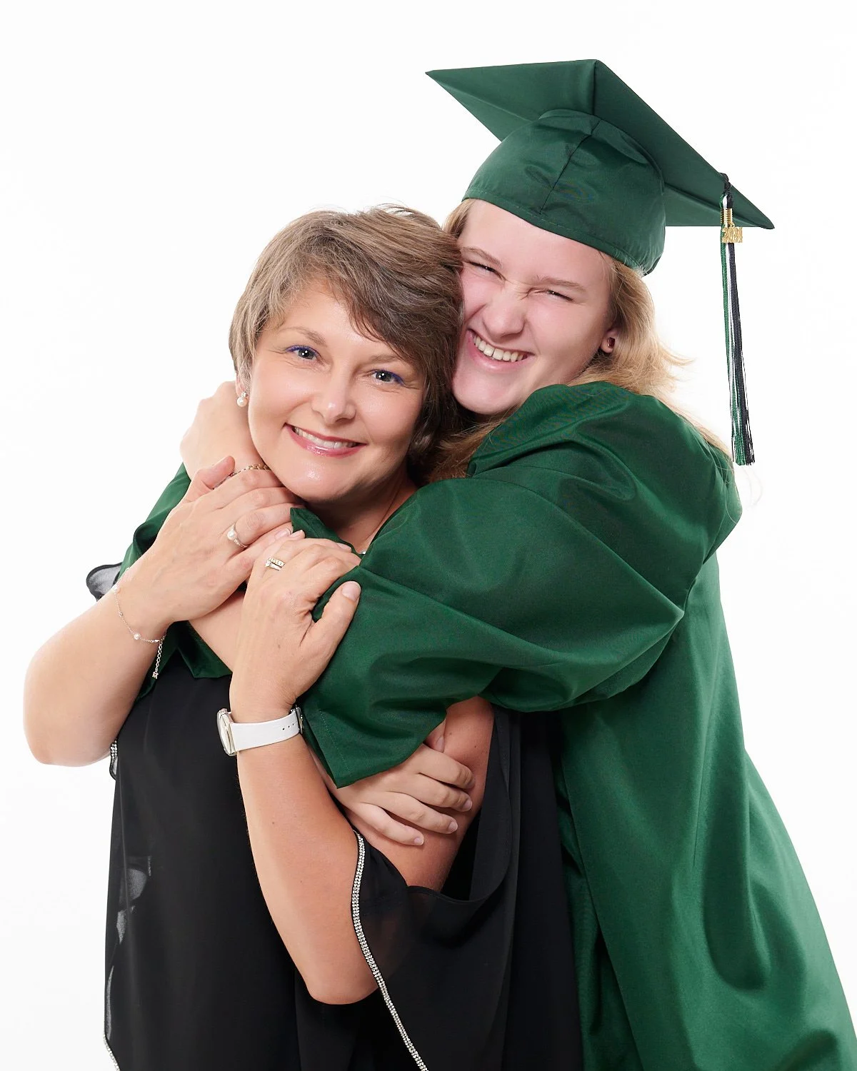 Alenka-graduation-family-studio-portrait-graduation-high-school-20240529-Z900311.jpg