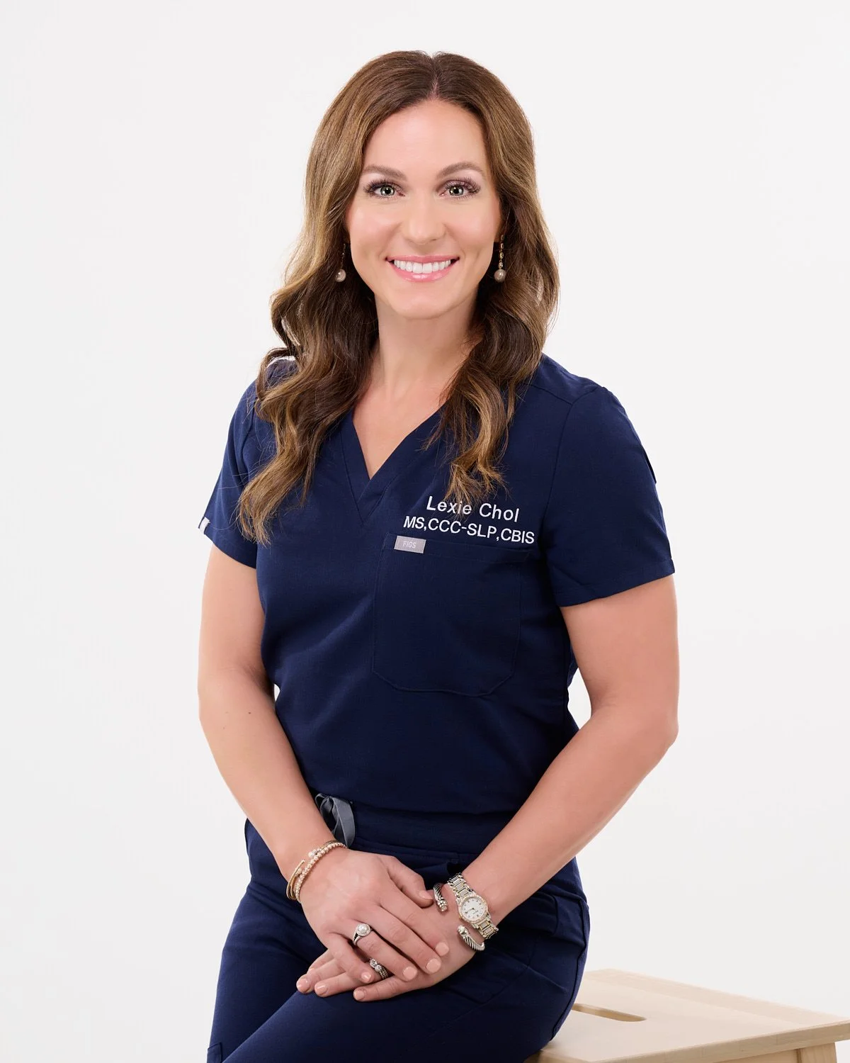 Lexie-Chol-studio-portrait-business-card-20240227-Z900134 1.jpg