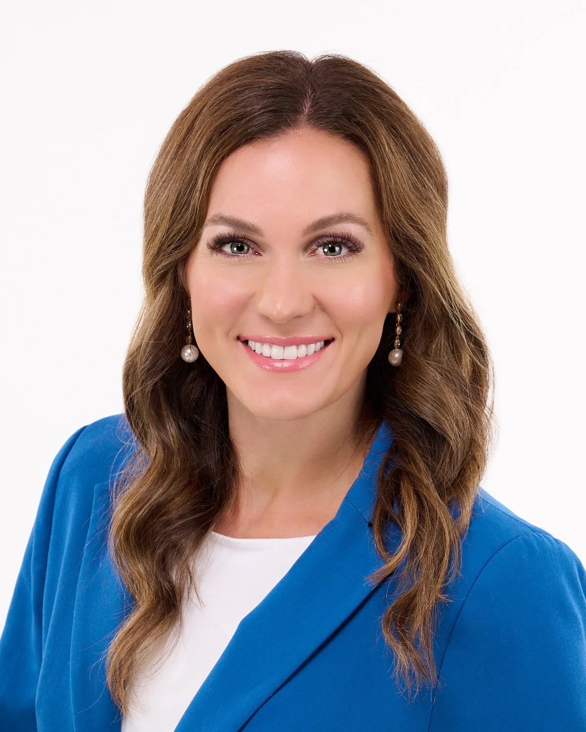 Lexie-Chol-studio-portrait-business-card-20240227-Z900056.jpg