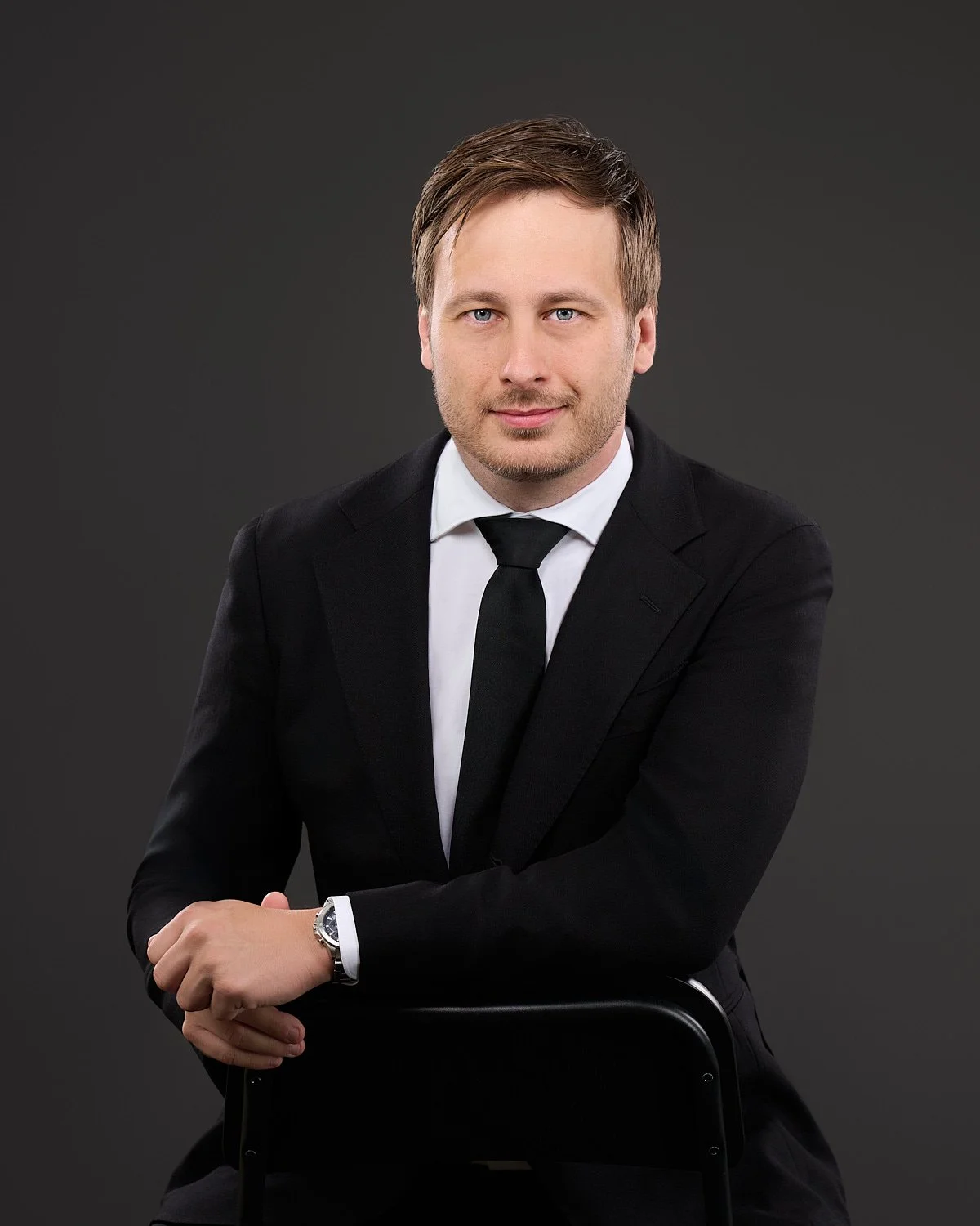 Greg-Hoffman-studio-portrait-weddings-videographer-20250703-Z9139602-R2.jpg
