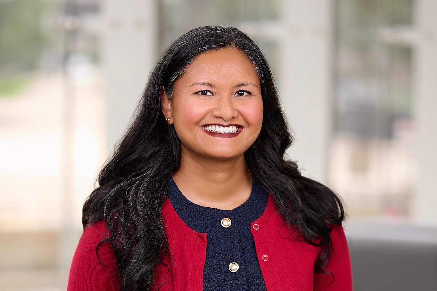 Hannah-Drew-Modern-lounge-business-headshot-20250719-Z9141675-R2 1.jpg