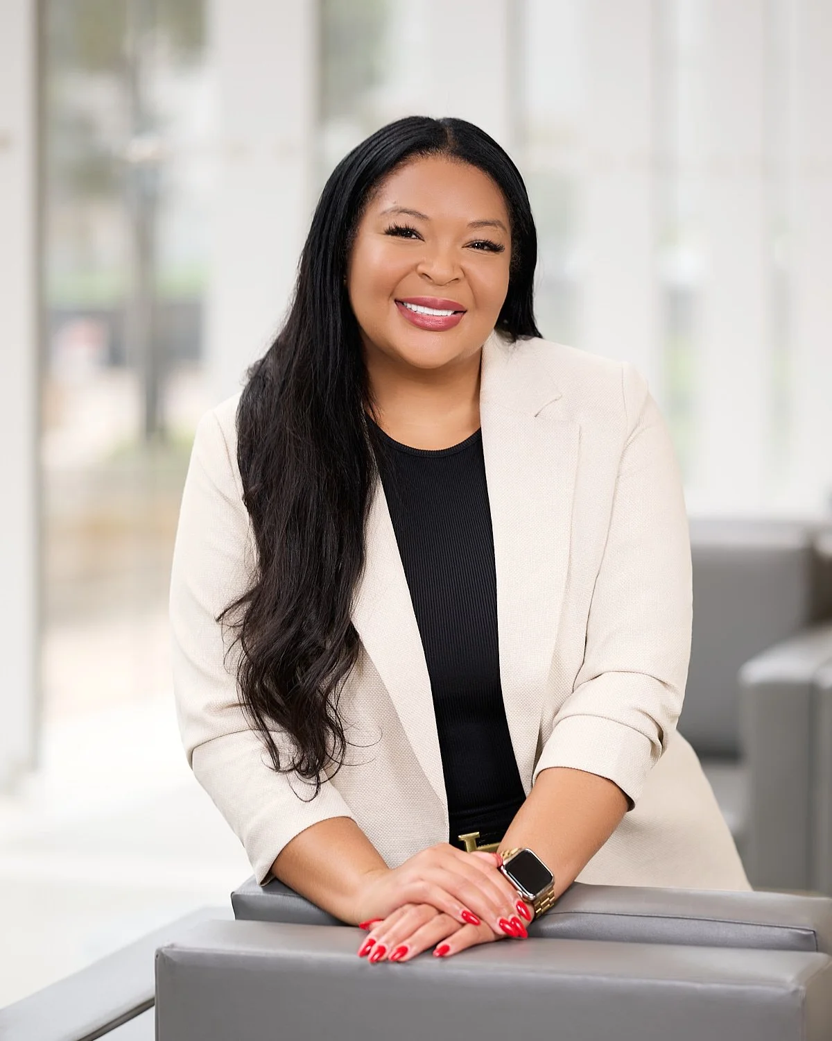 Trevorlyn-Gonzales-Modern-lounge-business-headshot-20250719-Z9141477-R2.jpg