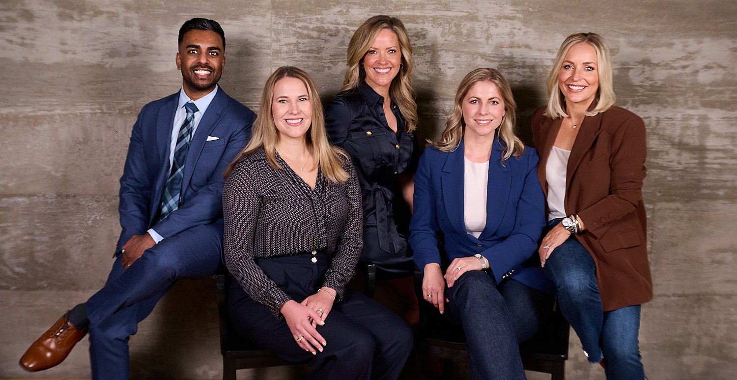 Carrie-Muzny-DDS-environmental-portrait-Living-Magazine-20250415_Z912121.jpg