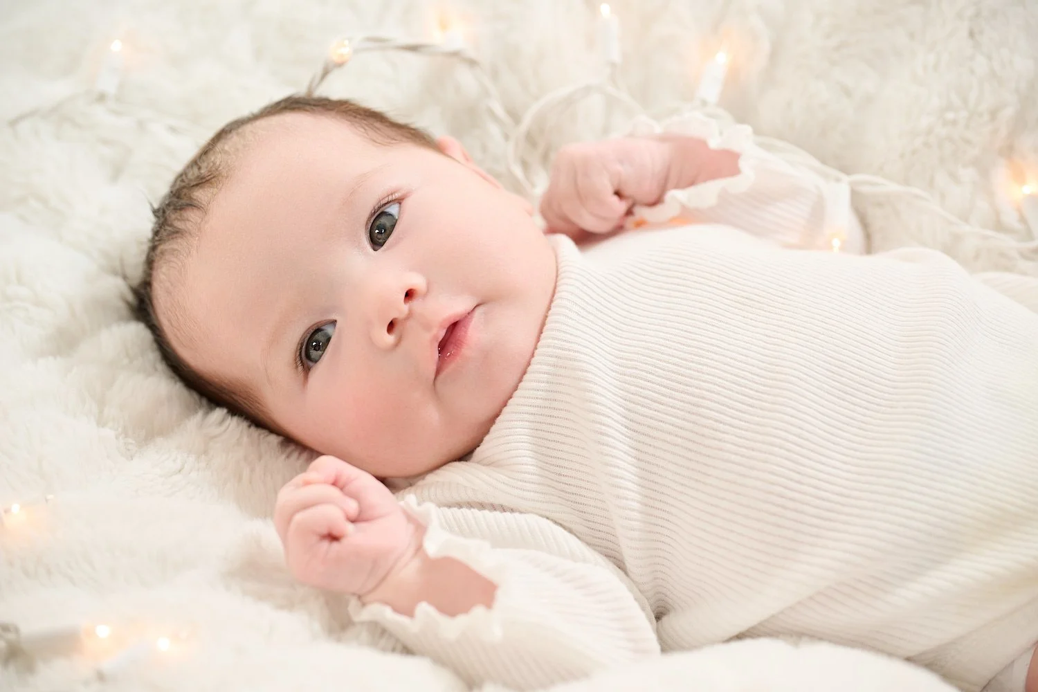 newborn-boy-studio-portrait-family-20240106_Z916235.jpg