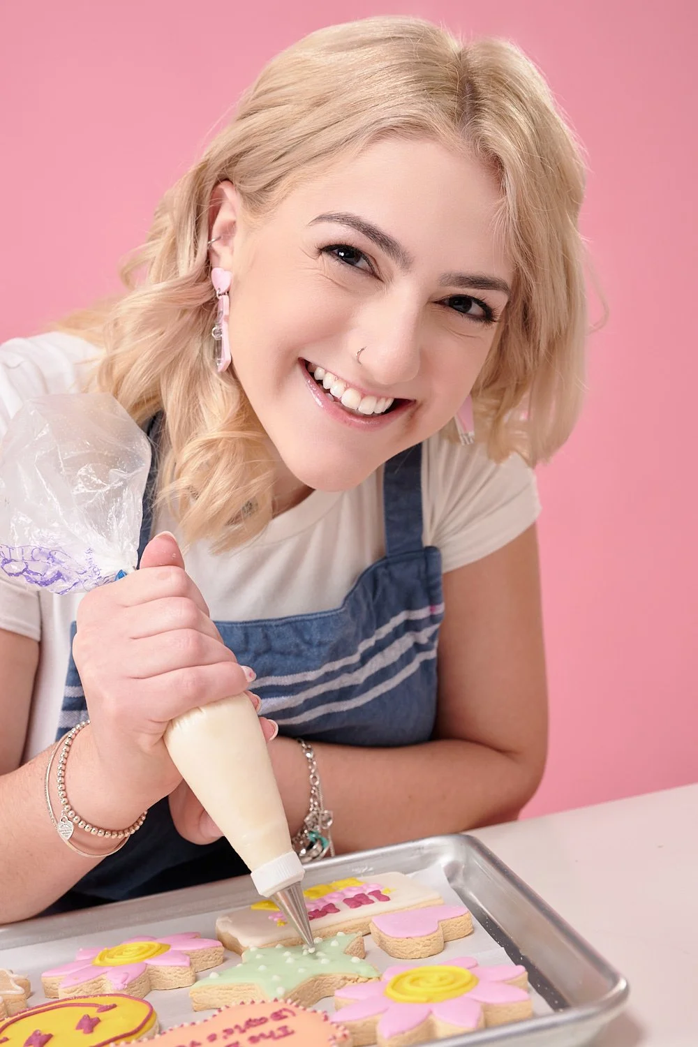 baker-cookies-studio-portrait-Branding-pink-backdrop-20240217-Z900040.jpg