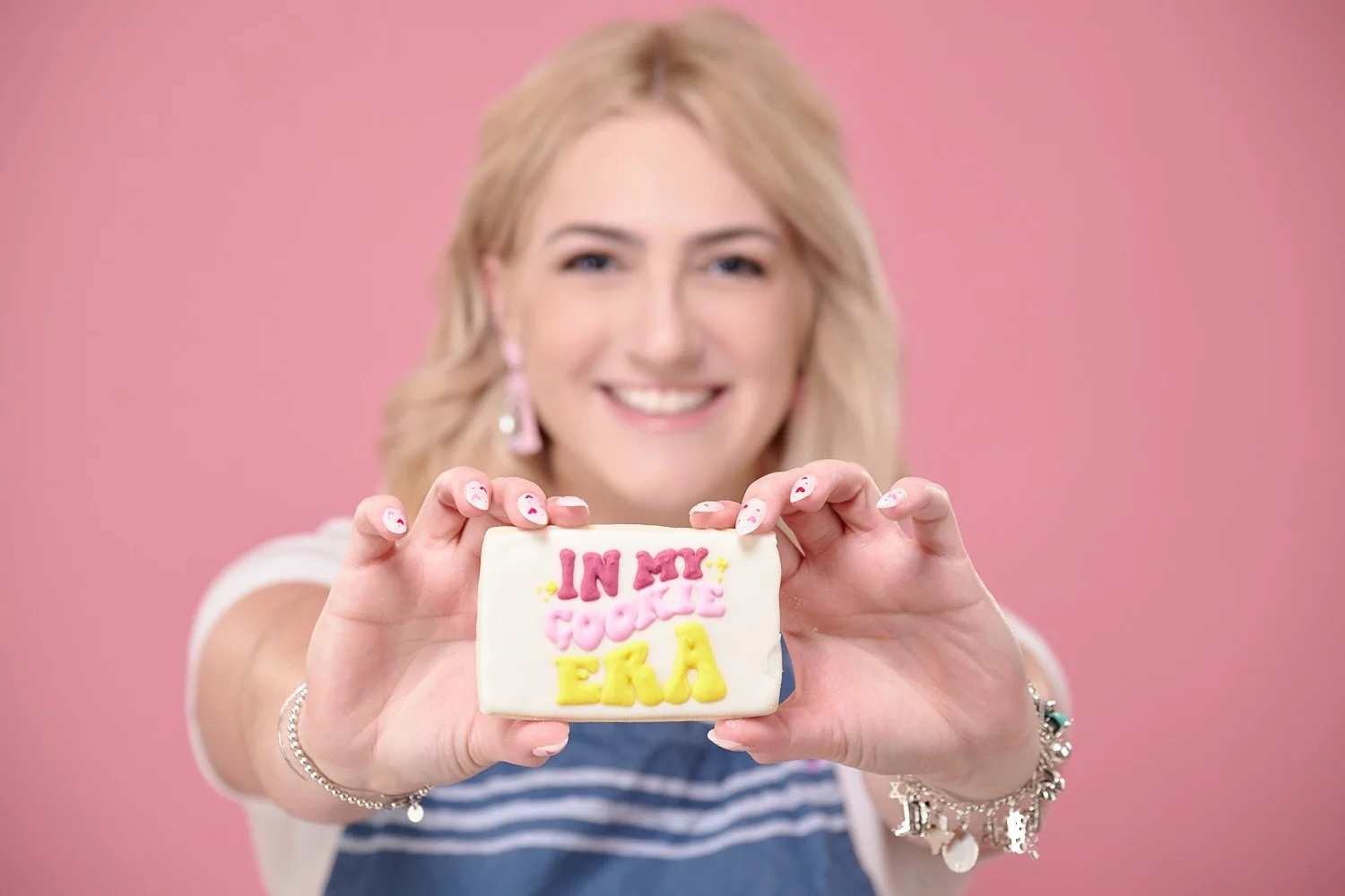 baker-cookies-studio-portrait-Branding-pink-backdrop-20240217-Z900062.jpg