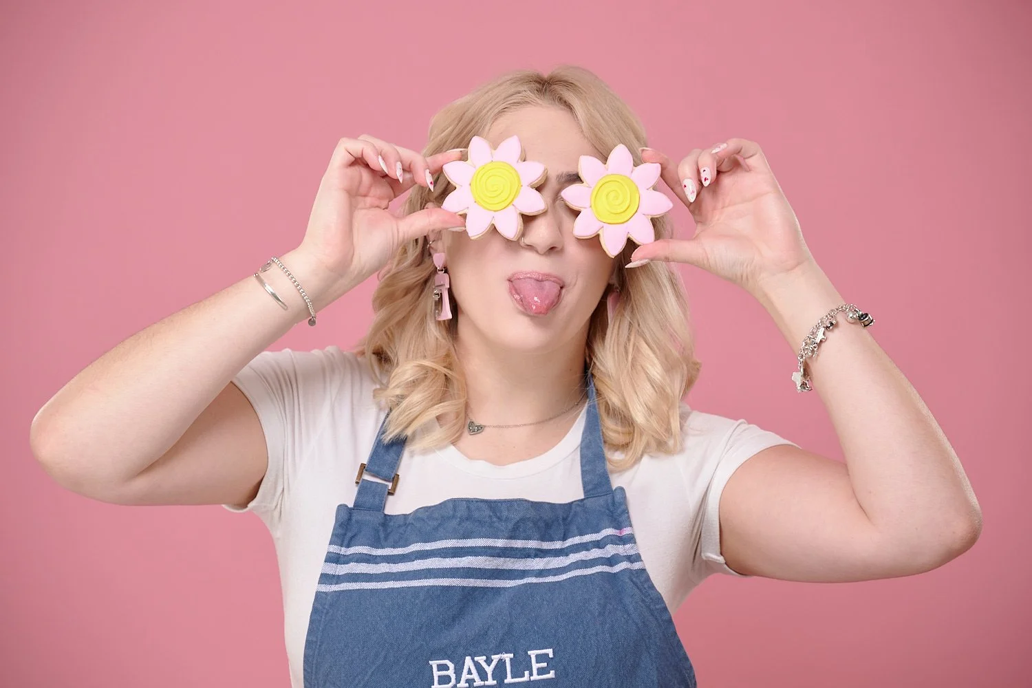 baker-cookies-studio-portrait-Branding-pink-backdrop-20240217-Z900083.jpg