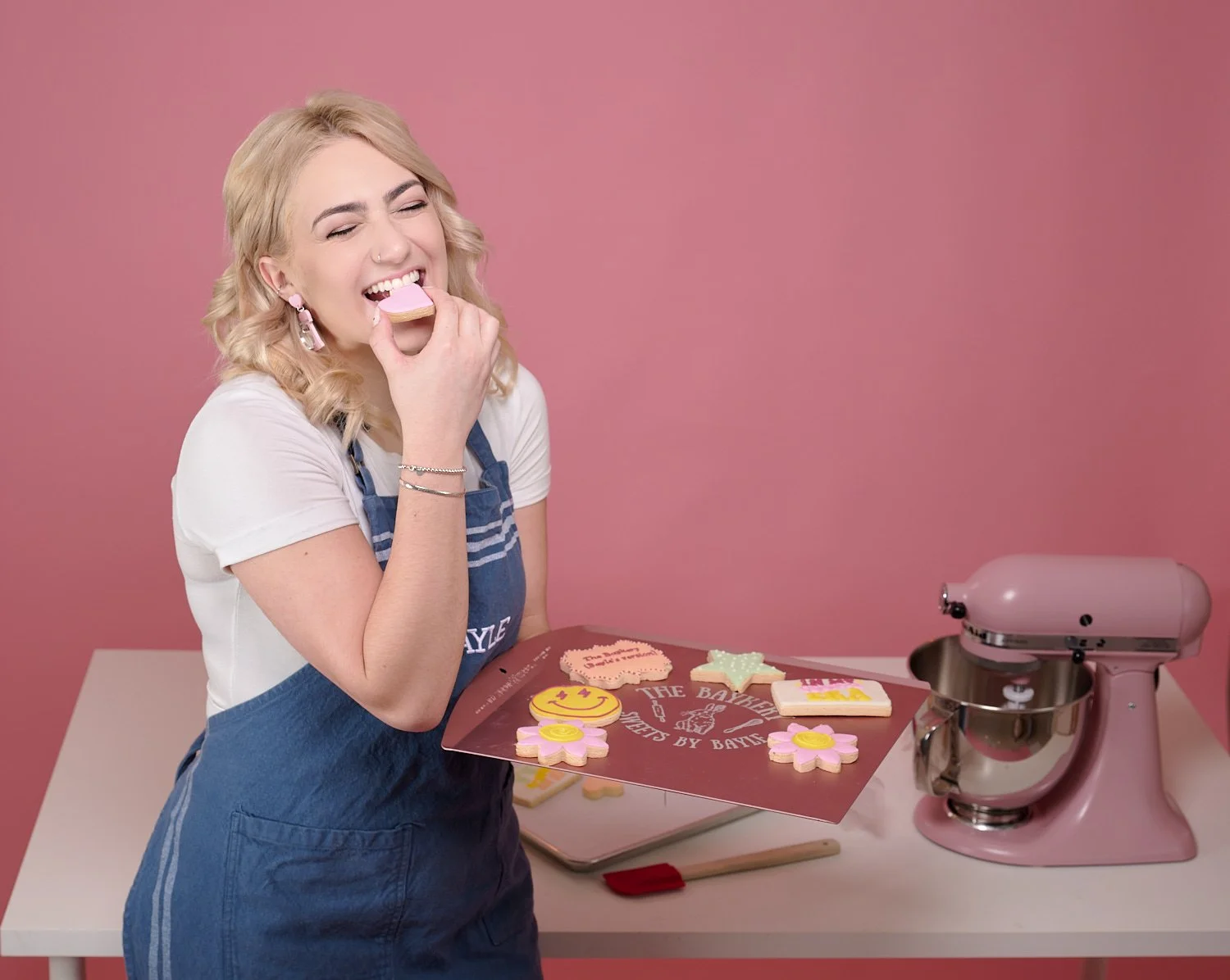 baker-cookies-studio-portrait-Branding-pink-backdrop-20240217-Z900311.jpg