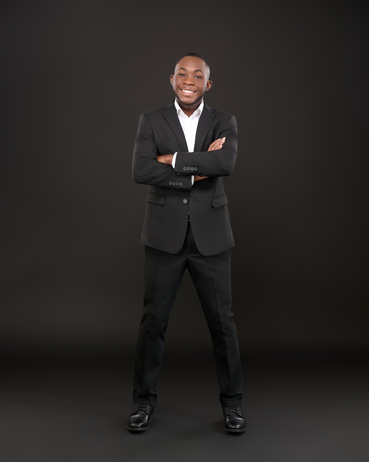 Christopher-Wingard-high-school-senior-guy-studio-20250919-Z900187-R1.jpg