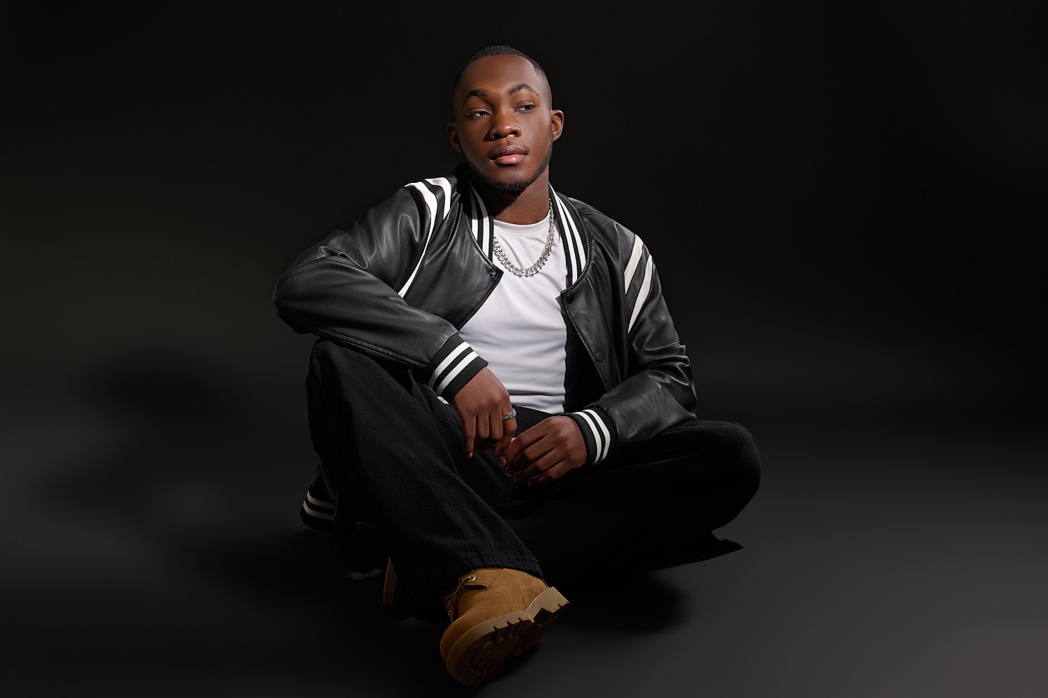 Christopher-Wingard-high-school-senior-guy-studio-20250919-Z900646-R1.jpg