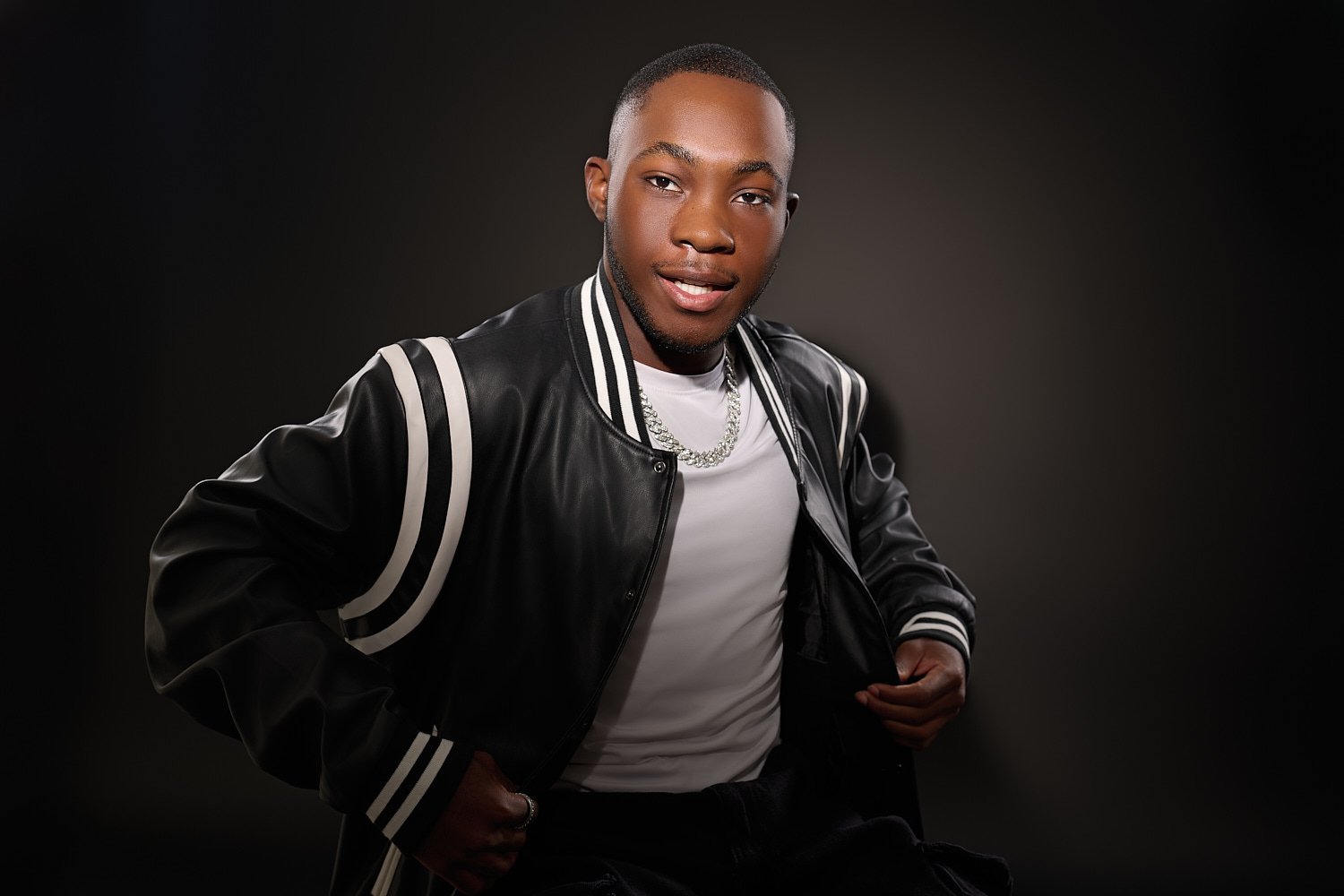 Christopher-Wingard-high-school-senior-guy-studio-20250919-Z900805-R2.jpg