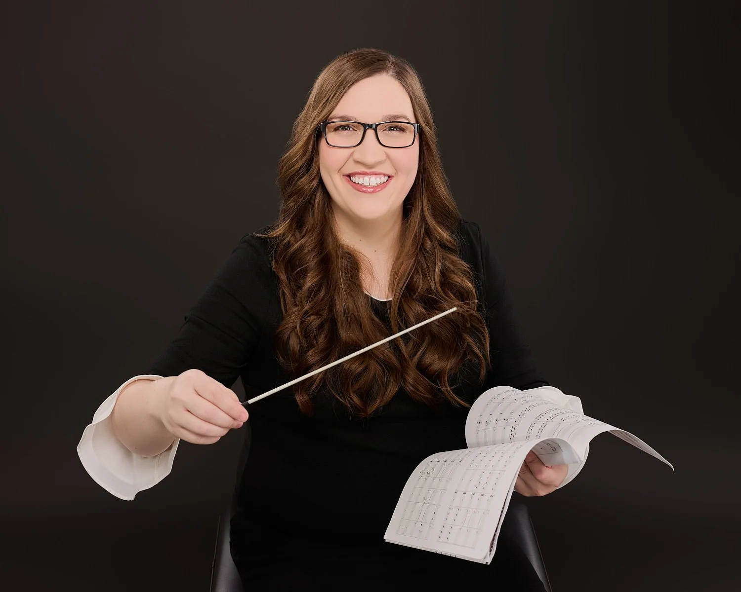 Shelby-Nichols-studio-portrait-violin-musician-20260420Z91_6152-R1.jpg