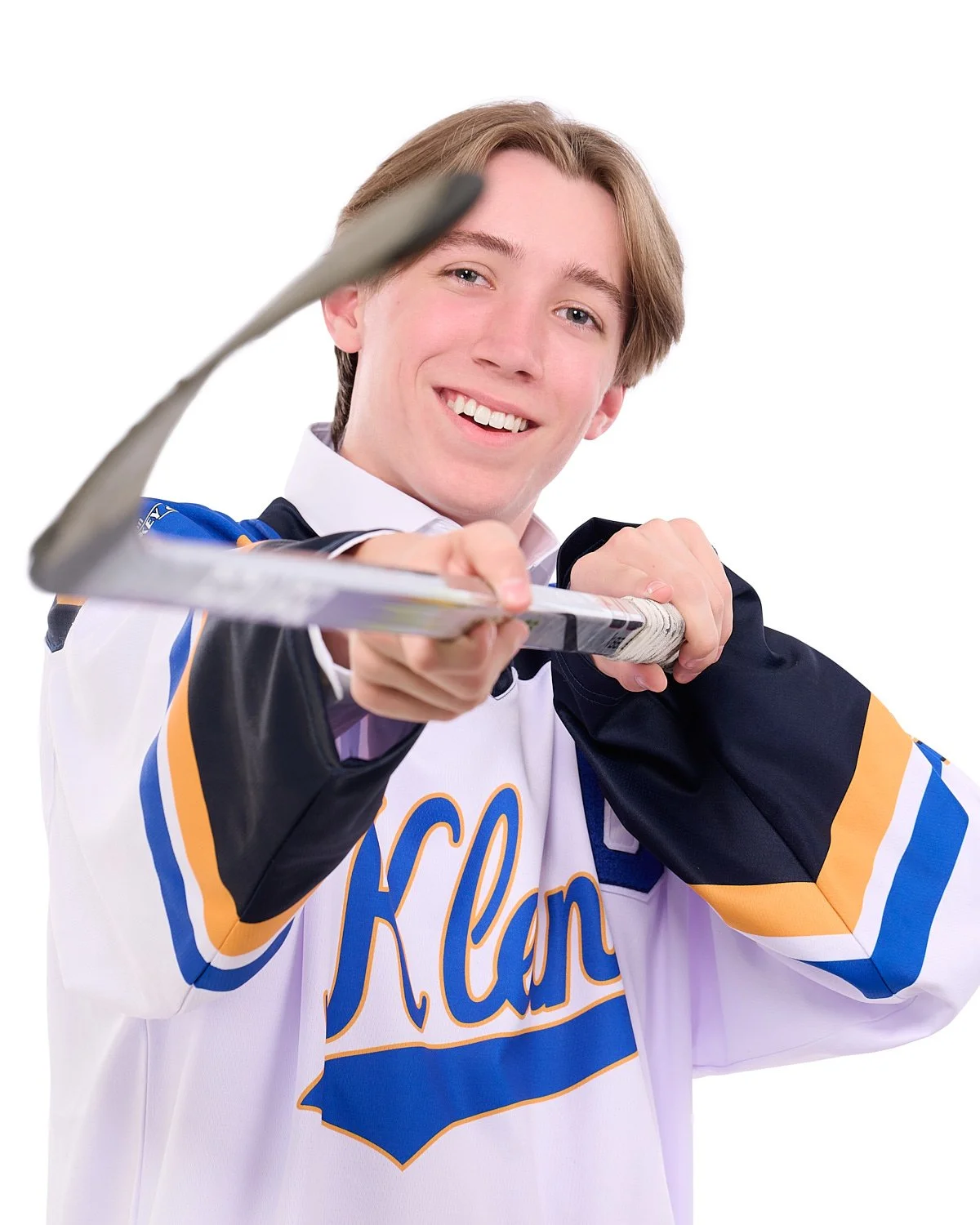 William-Ryan-high-school-senior-guy-car-subaru-20250827_Z911980-R1.jpg