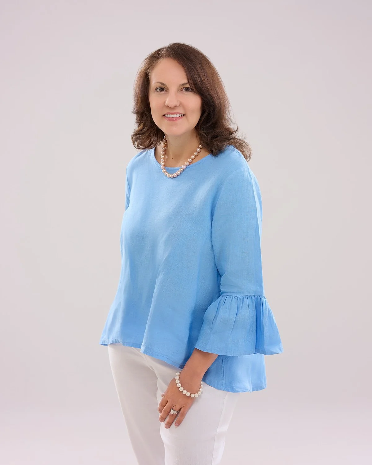 Deborah-Kelly-studio-book-cover-20260226Z91_6187-R1.jpg