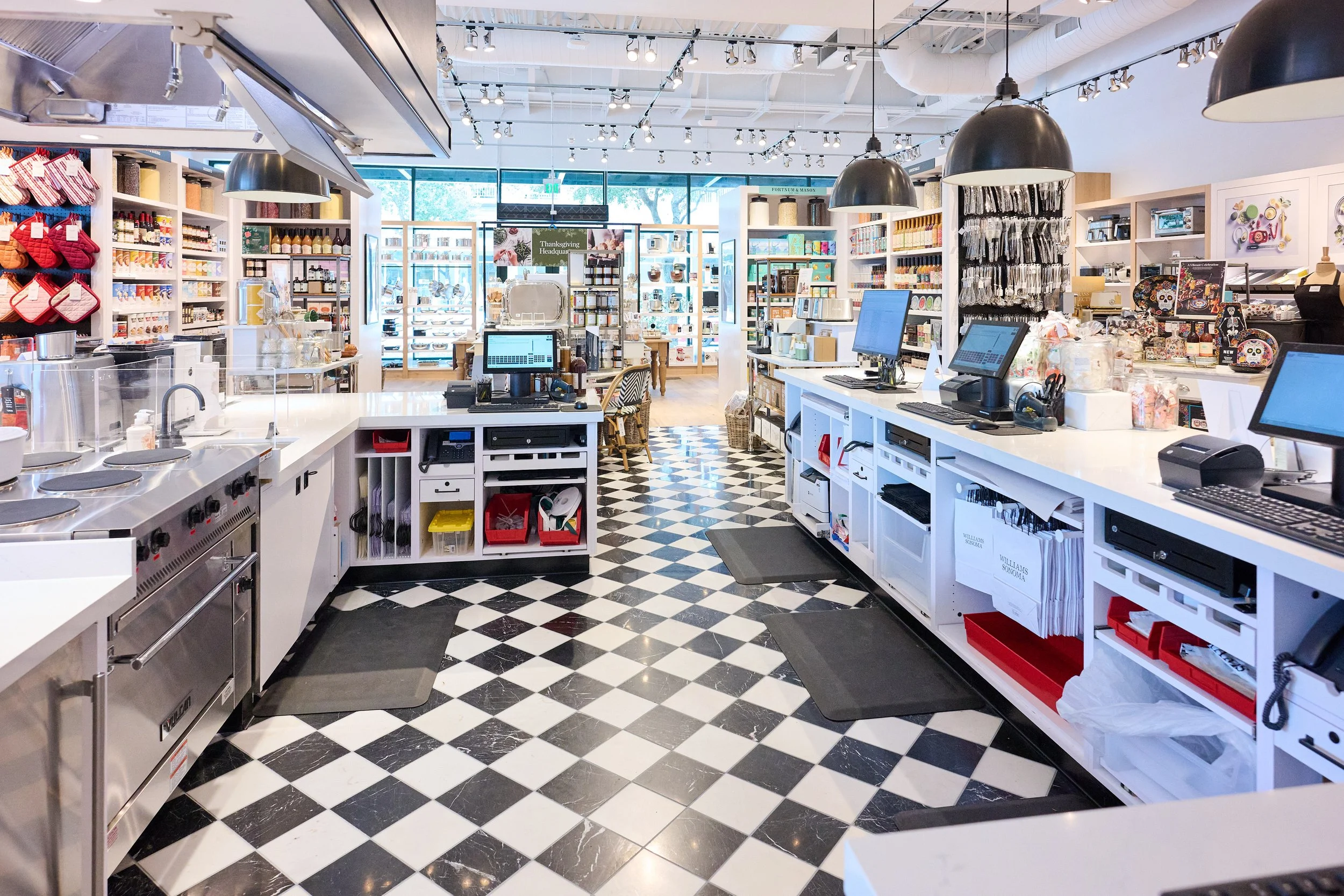 joyofthemomentphotography-Williams-Sonoma-20260917_Z912491.jpg