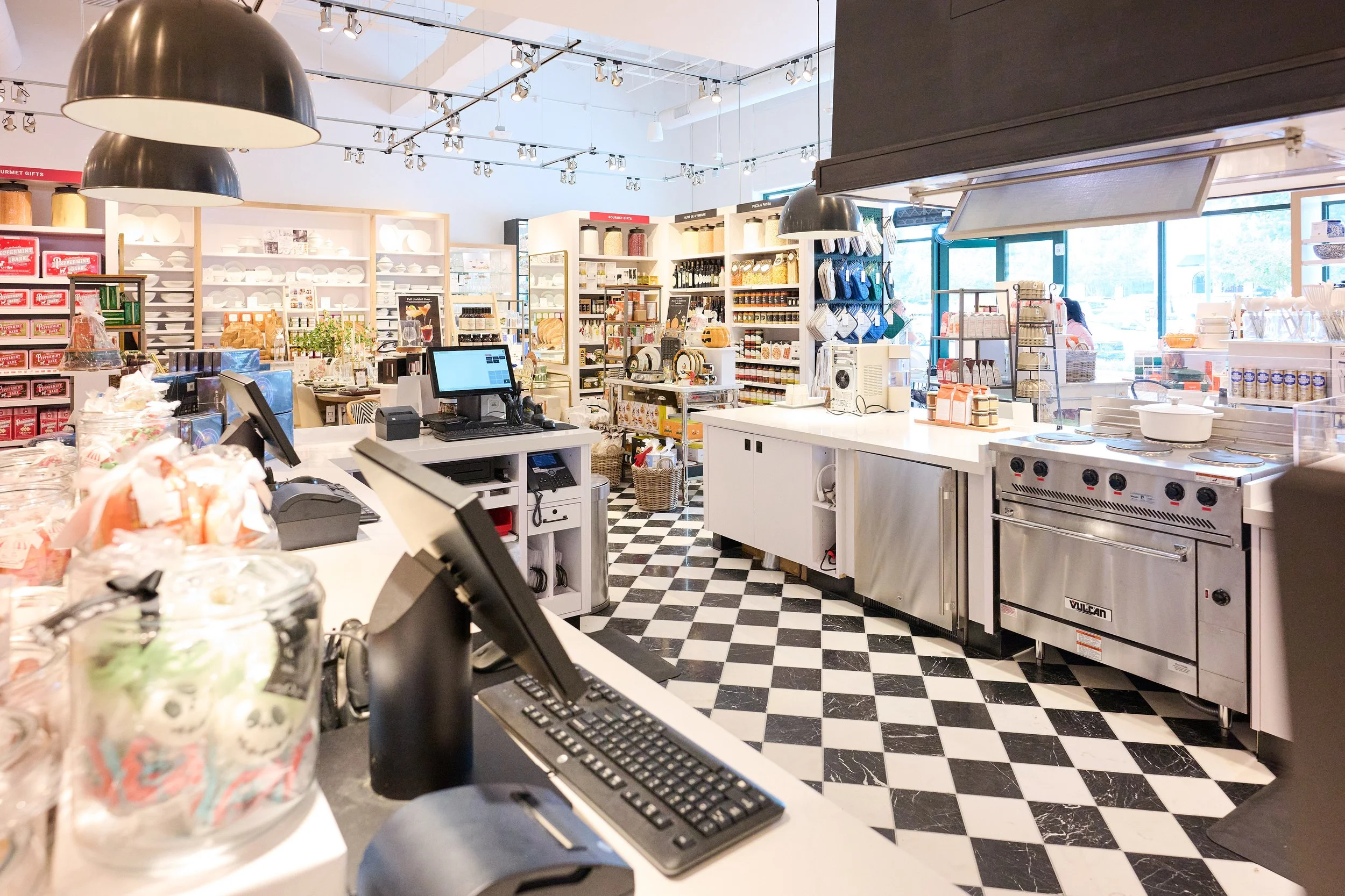 joyofthemomentphotography-Williams-Sonoma-20260917_Z912430.jpg