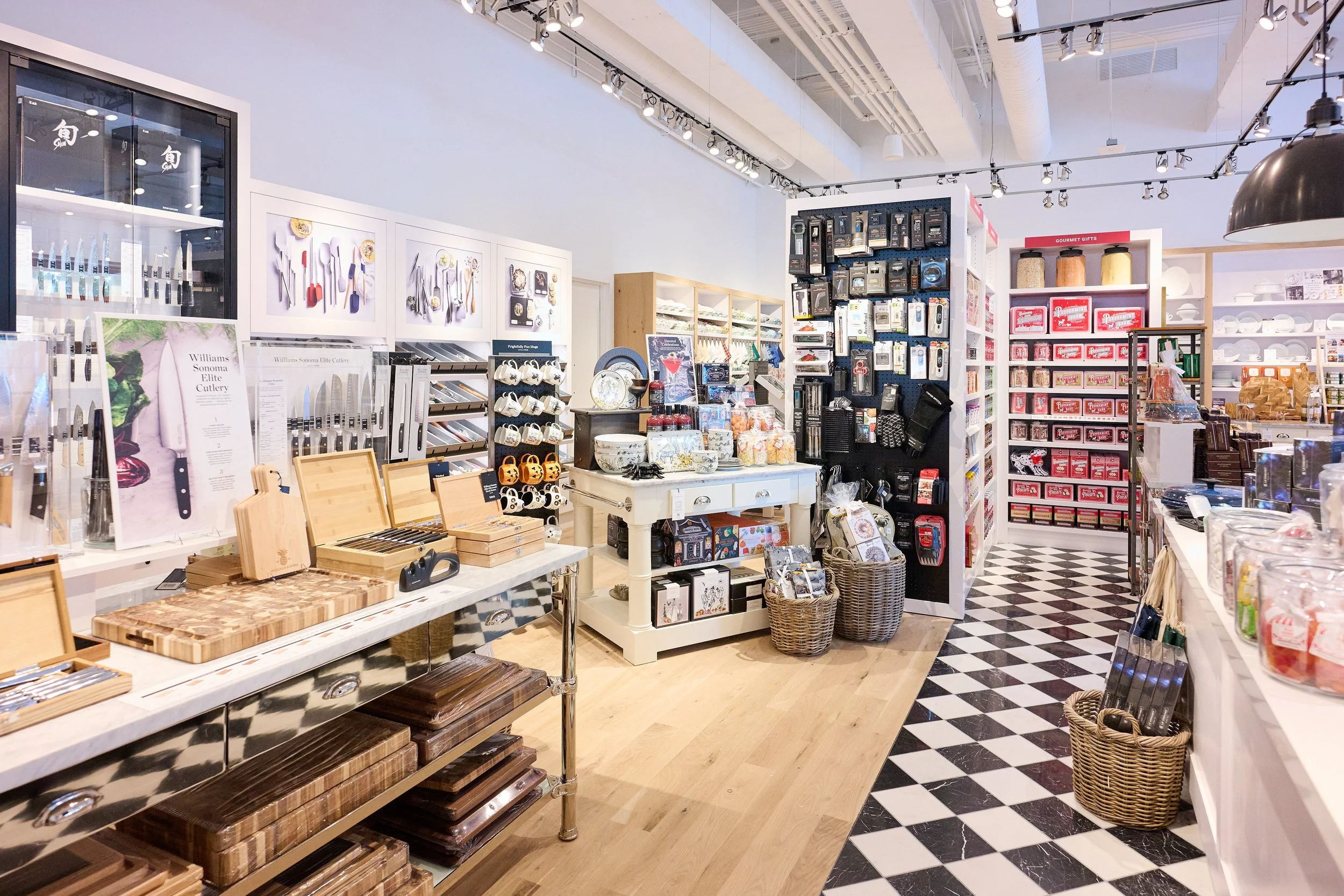 joyofthemomentphotography-Williams-Sonoma-20260917_Z912429.jpg