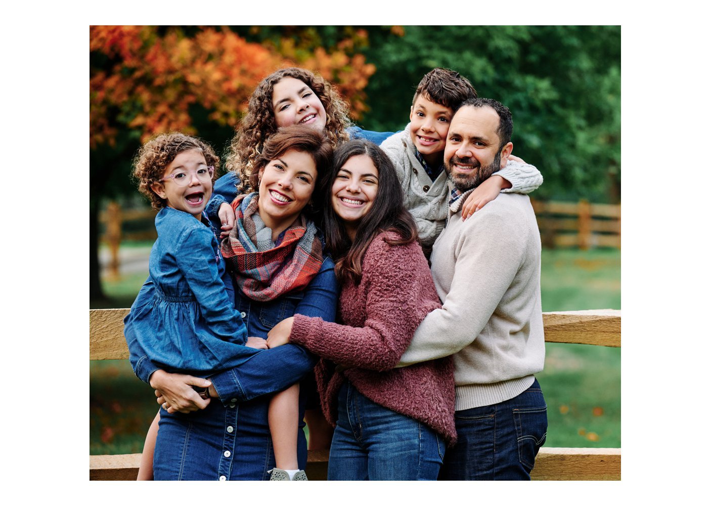 family-album-Melanie-Patience-four-children-fall-foliage-colors-006-007.jpg