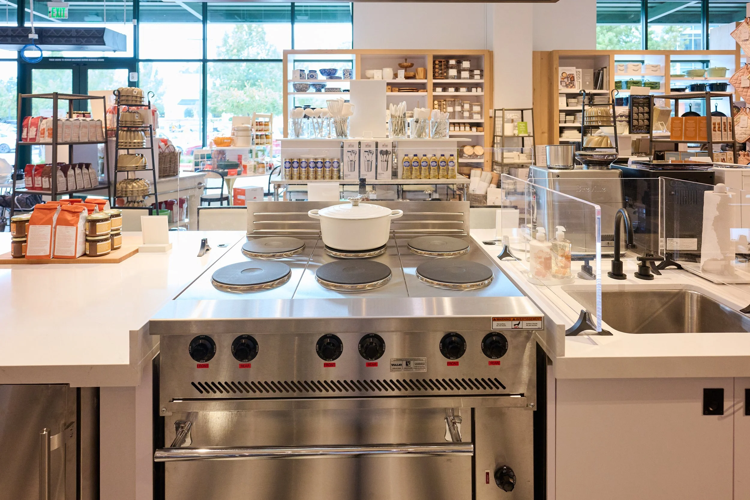 joyofthemomentphotography-Williams-Sonoma-20260917_Z912525.jpg