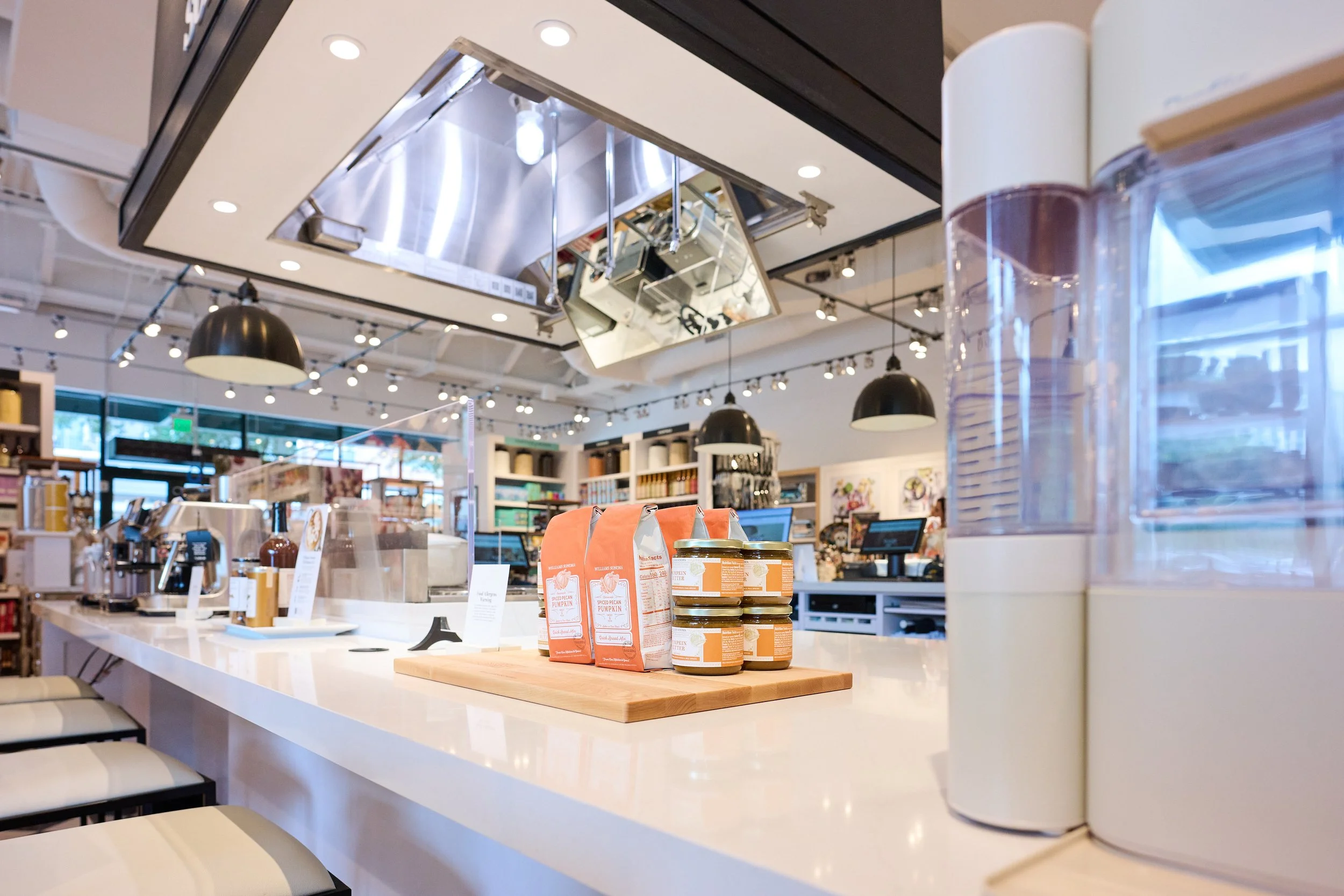 joyofthemomentphotography-Williams-Sonoma-20260917_Z912581.jpg