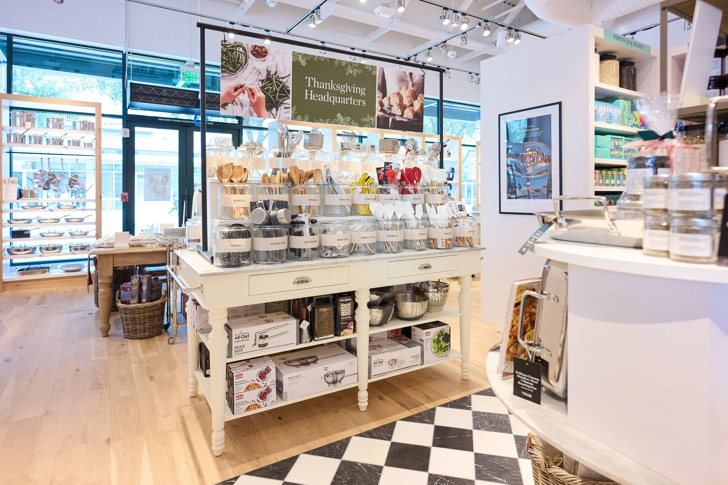 joyofthemomentphotography-Williams-Sonoma-20260917_Z912439.jpg