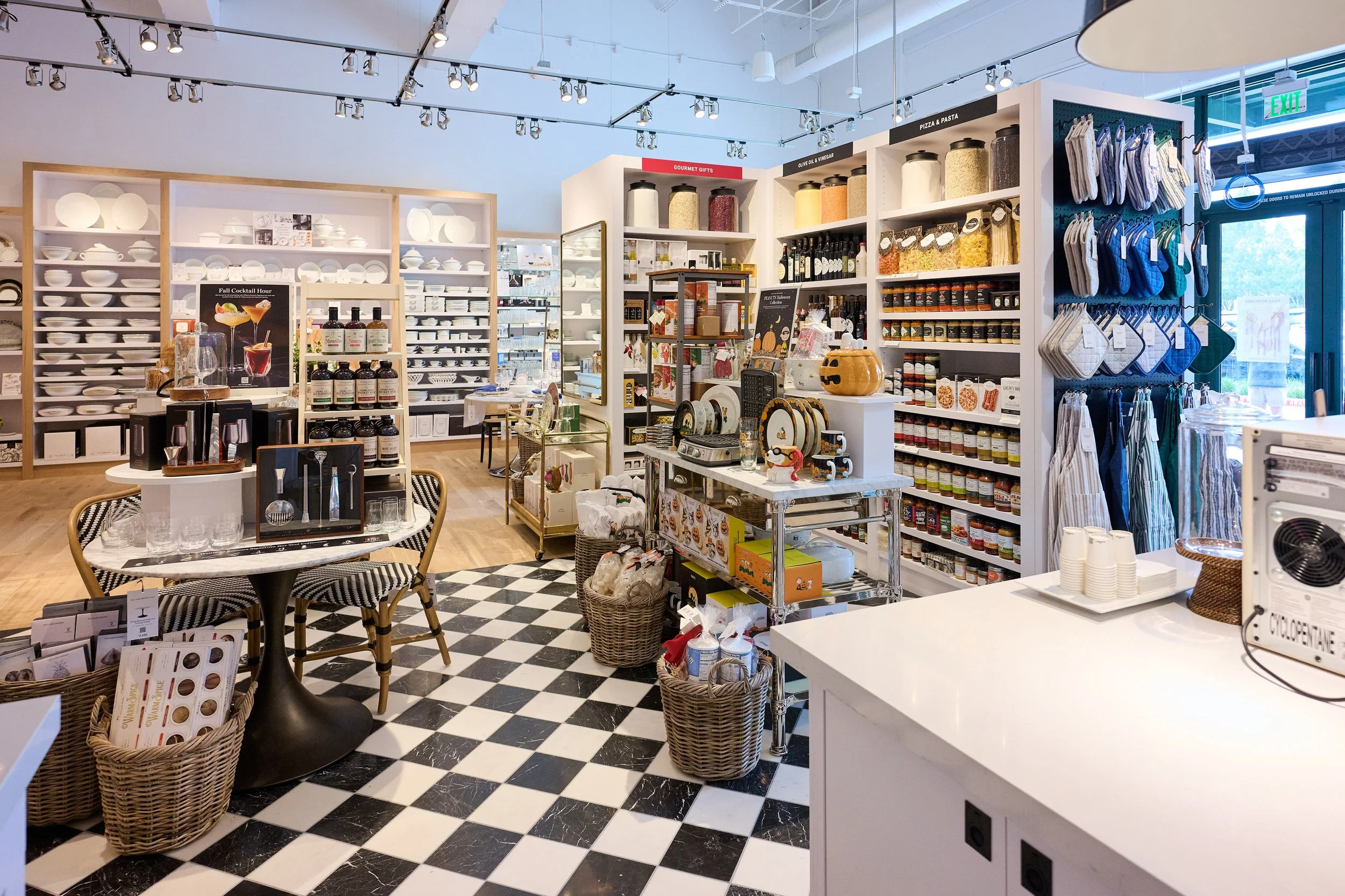joyofthemomentphotography-Williams-Sonoma-20260917_Z912527.jpg