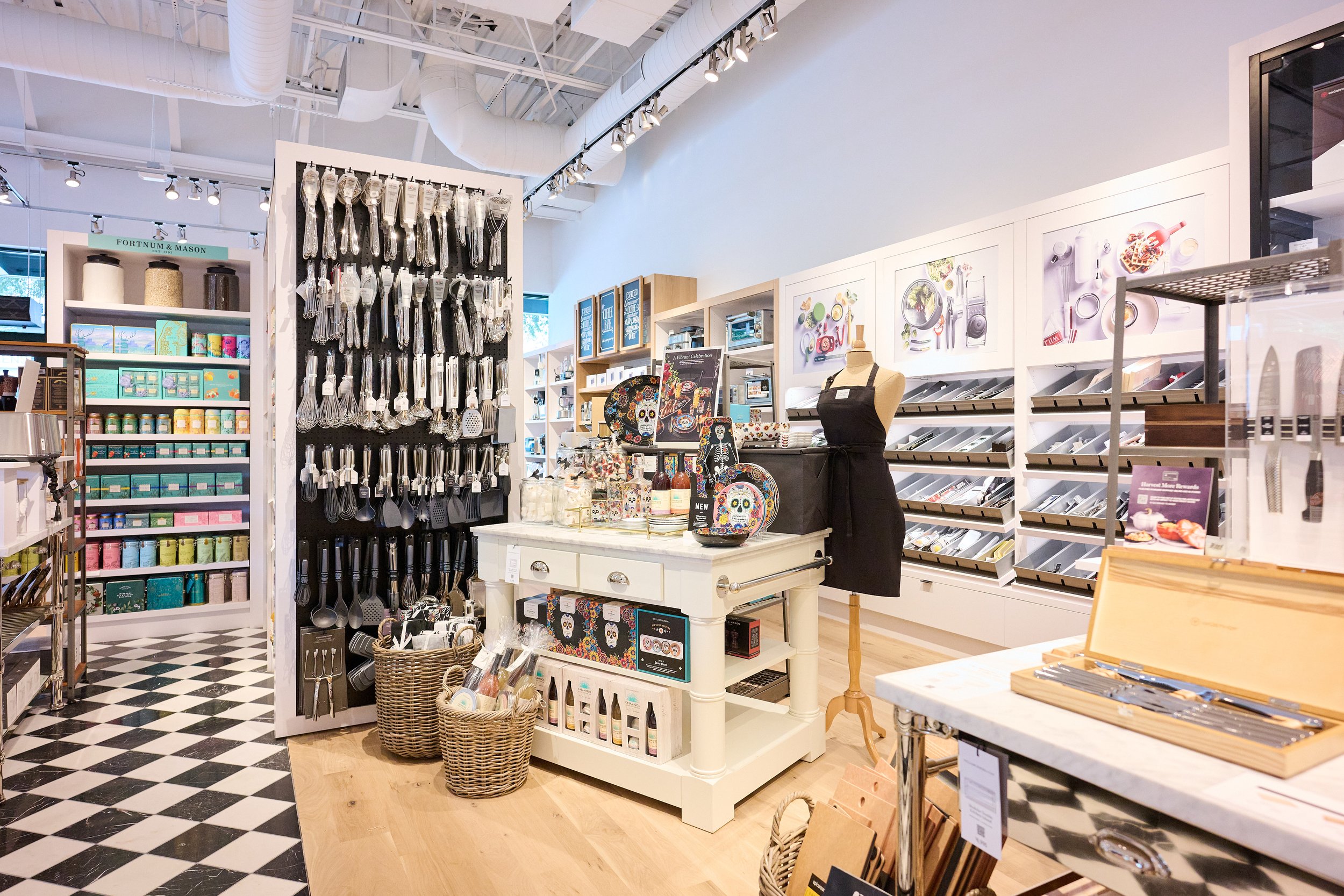 joyofthemomentphotography-Williams-Sonoma-20260917_Z912432.jpg