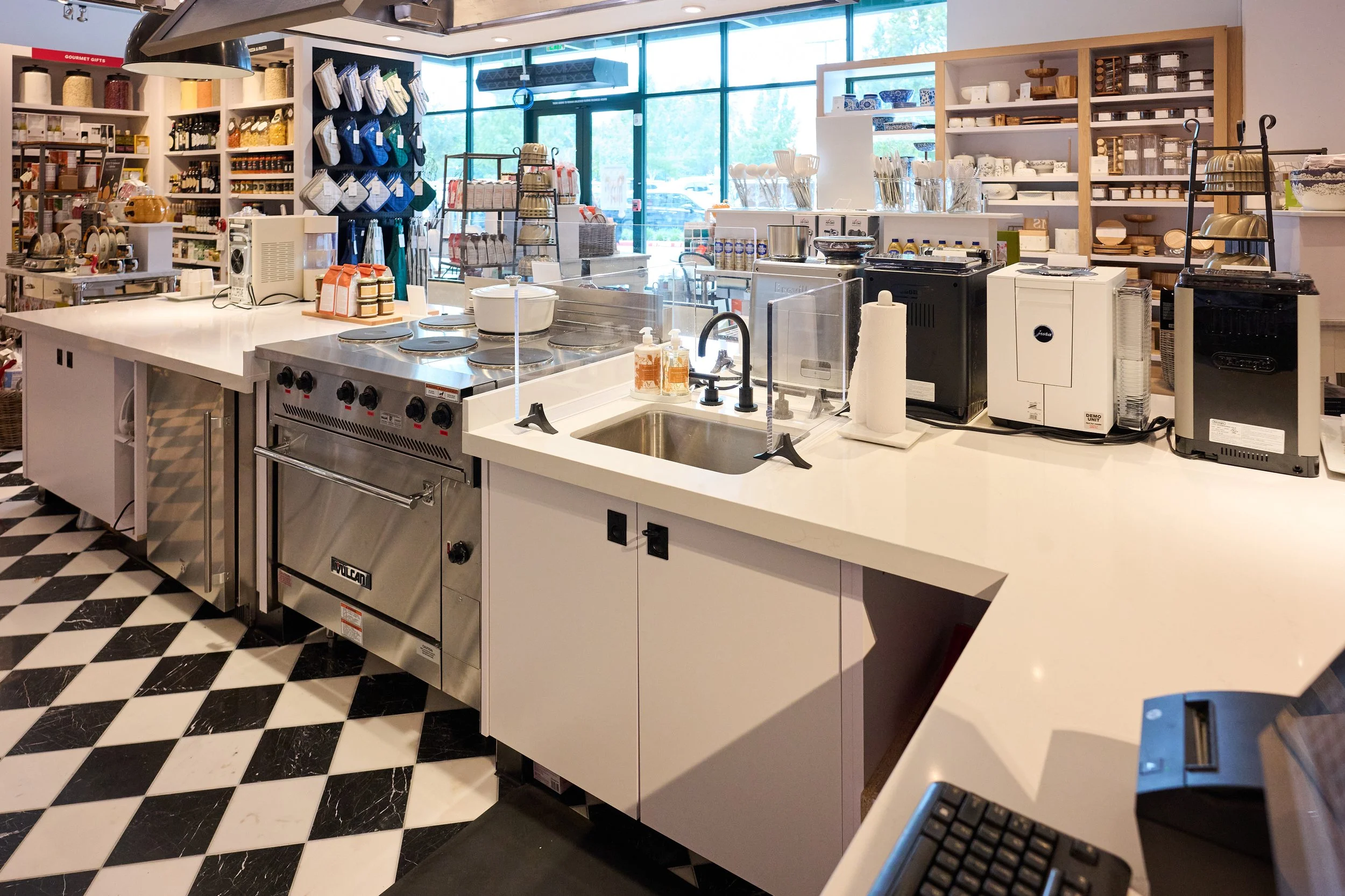 joyofthemomentphotography-Williams-Sonoma-20260917_Z912523.jpg