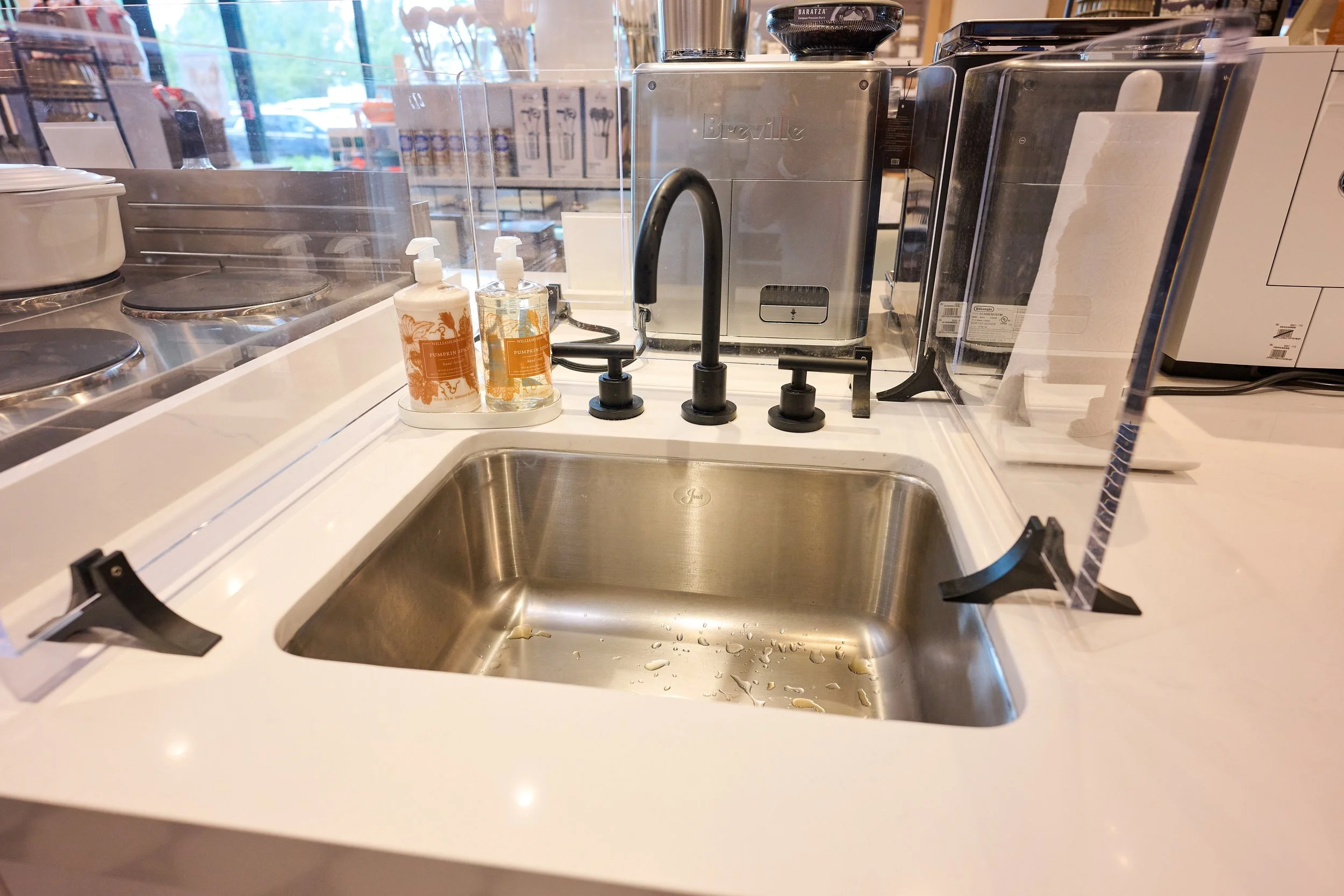 joyofthemomentphotography-Williams-Sonoma-20260917_Z912524.jpg