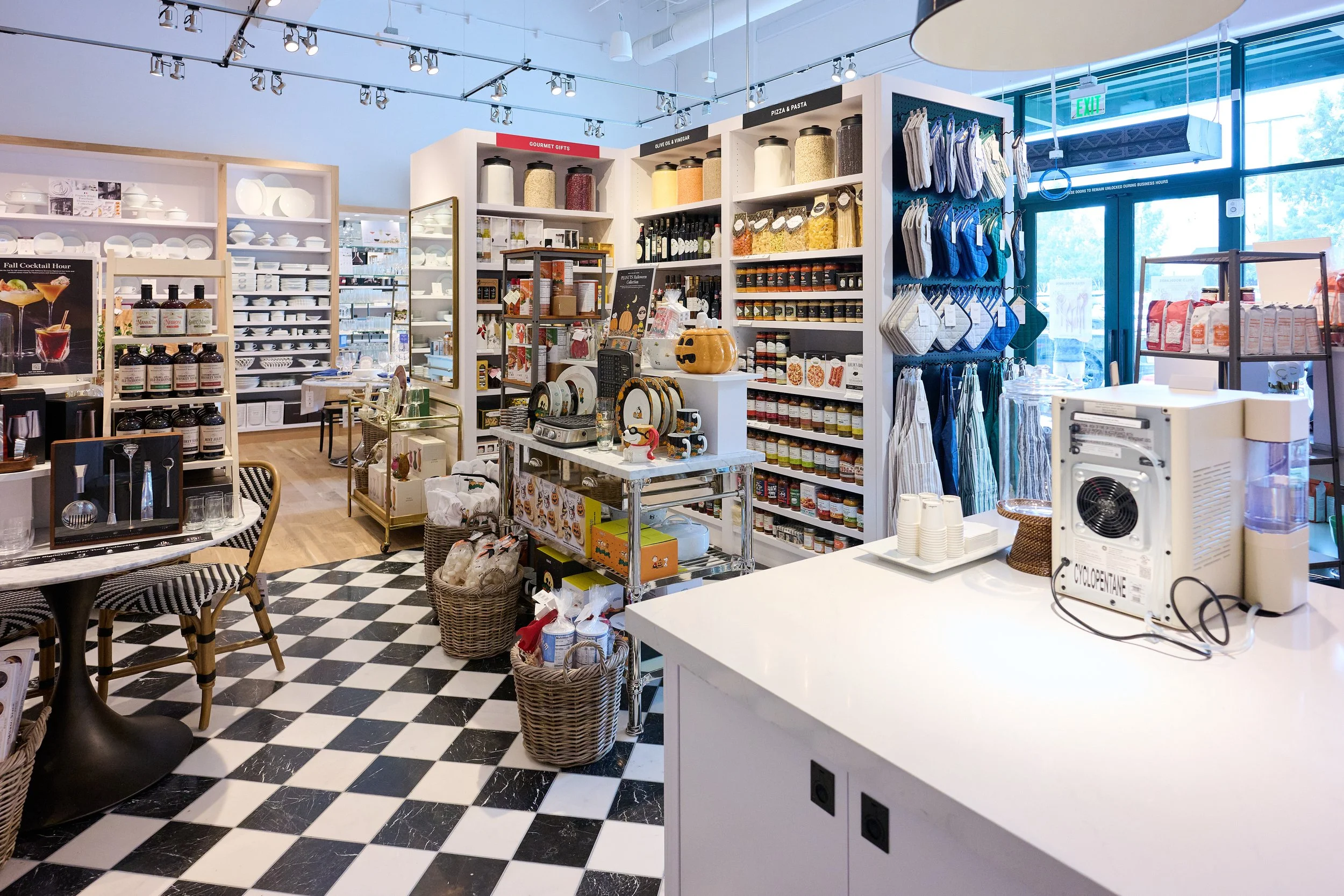 joyofthemomentphotography-Williams-Sonoma-20260917_Z912526.jpg