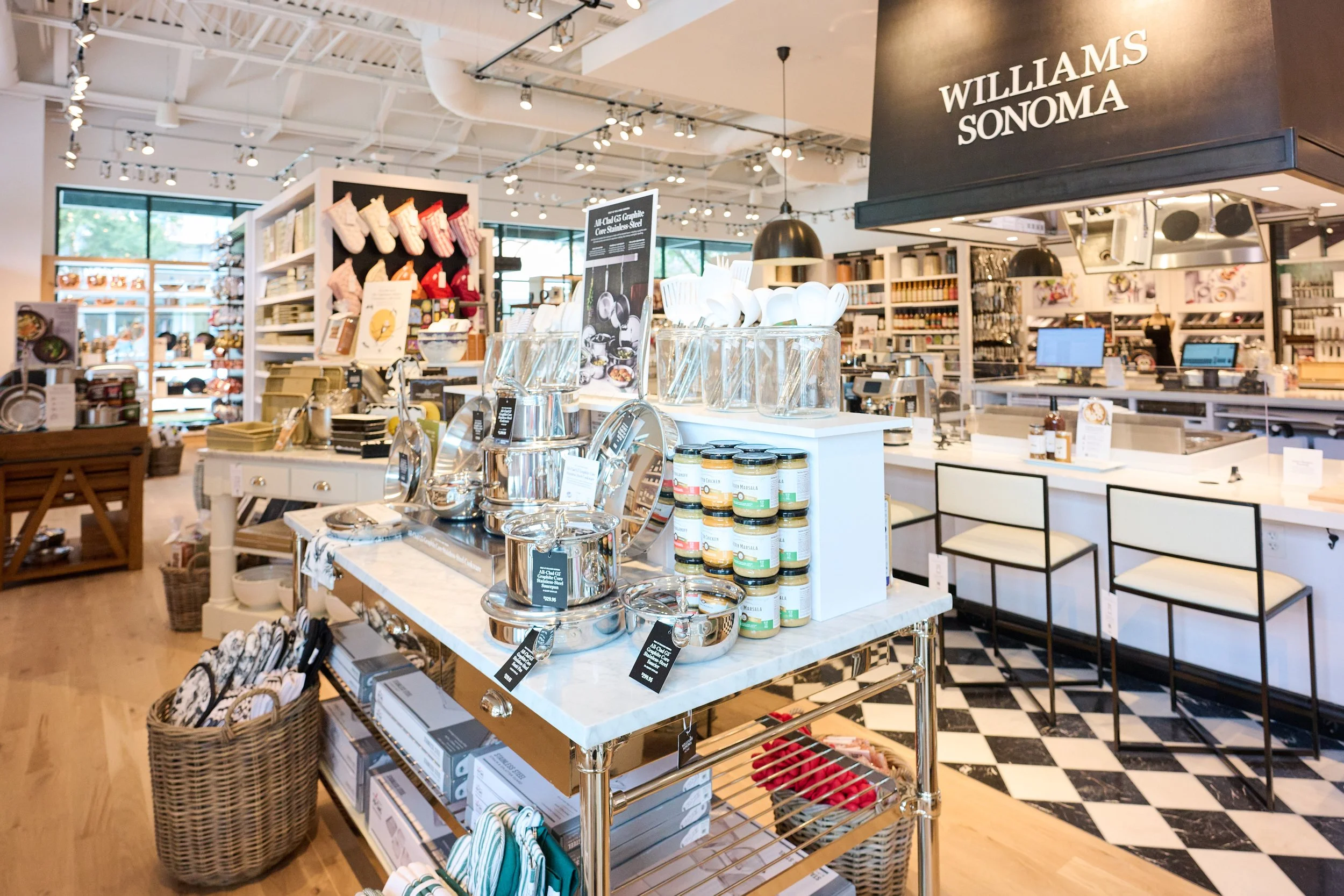 joyofthemomentphotography-Williams-Sonoma-20260917_Z912502.jpg