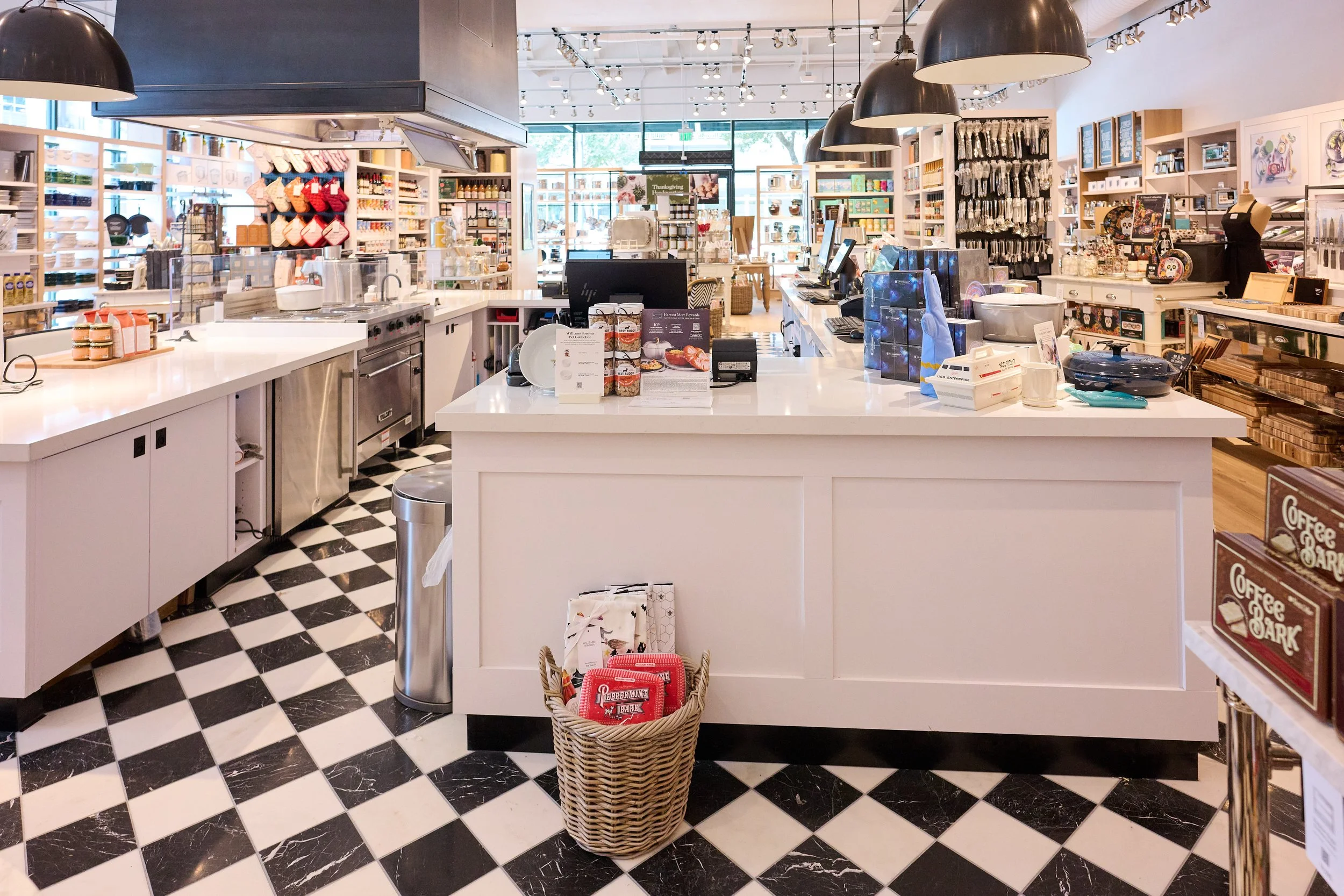 joyofthemomentphotography-Williams-Sonoma-20260917_Z912514.jpg